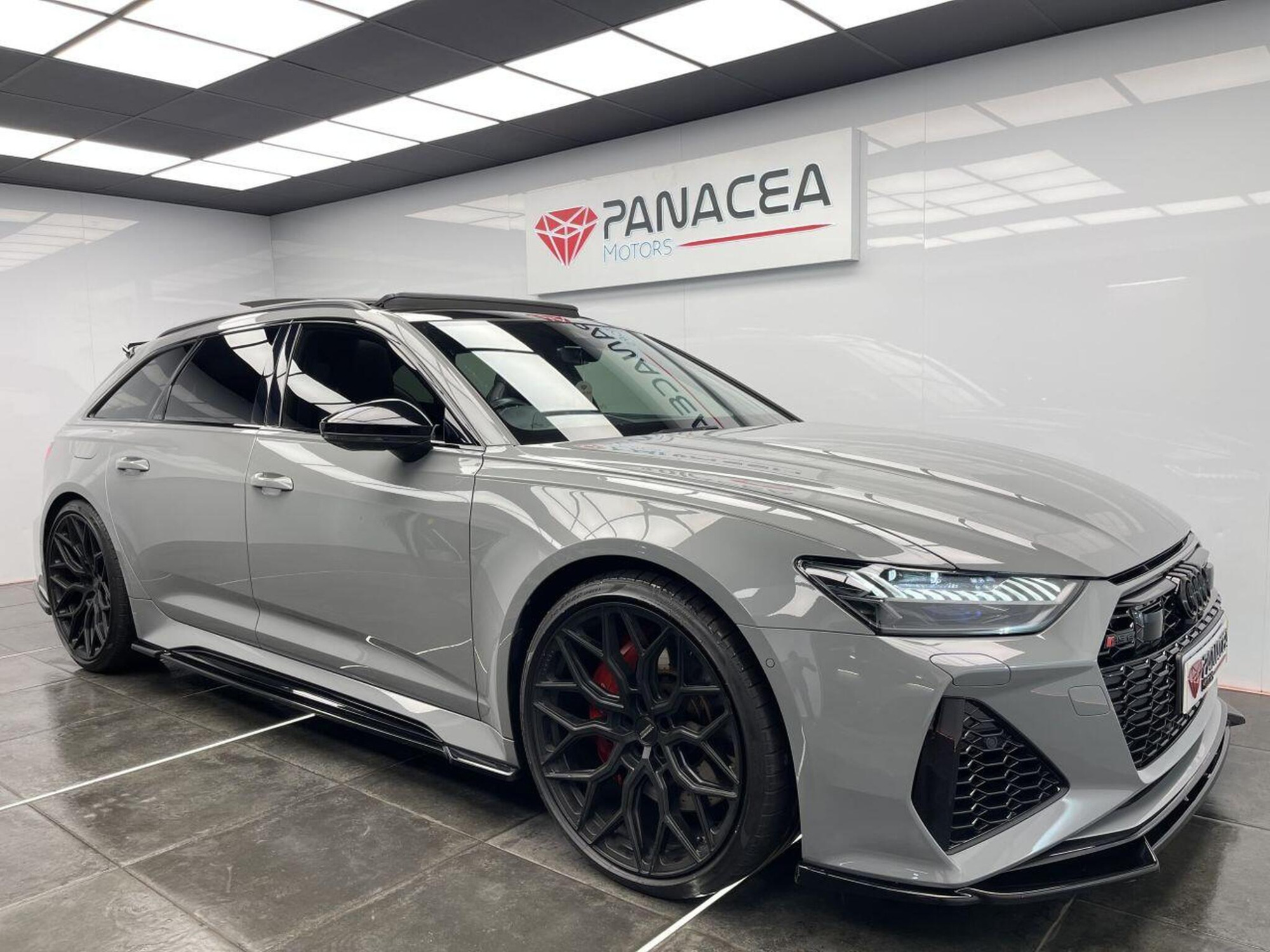 2021 Audi RS6 AVANT image 4