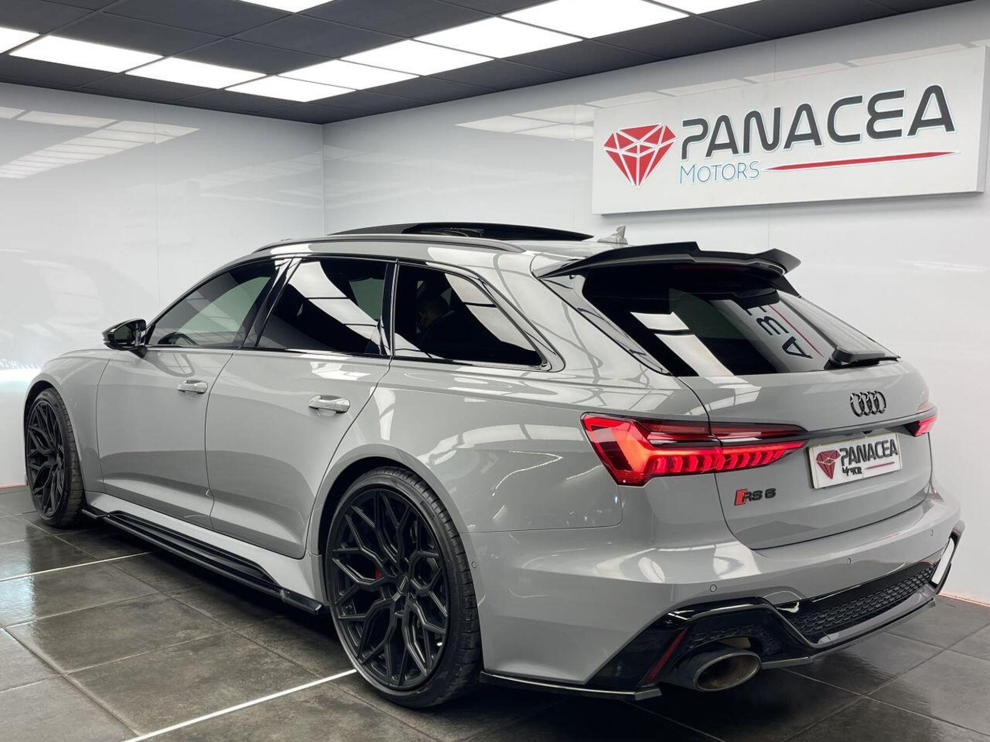 2021 Audi RS6 AVANT image 40
