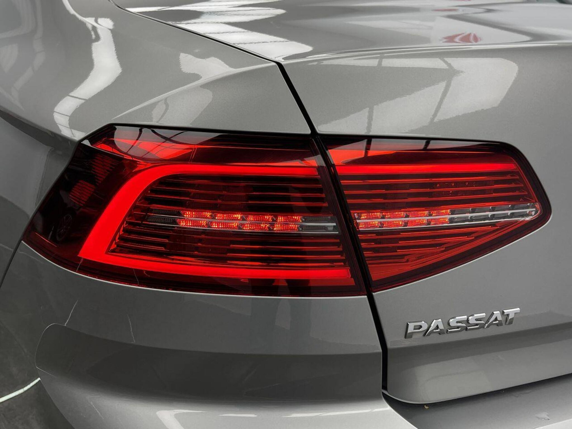 2016 Volkswagen PASSAT image 31