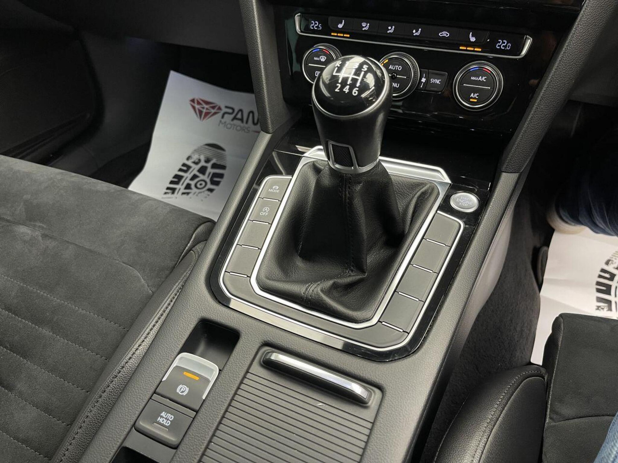 2016 Volkswagen PASSAT image 18