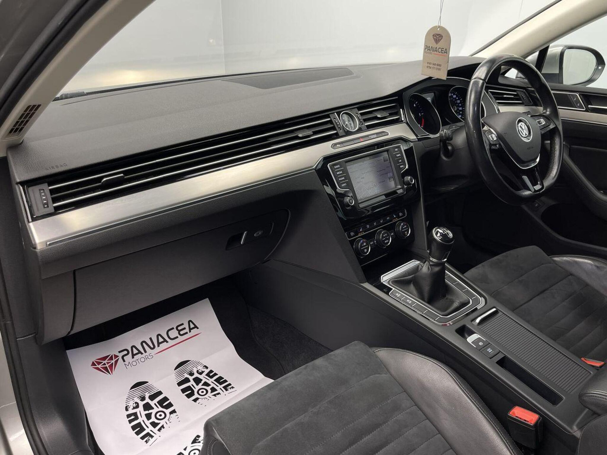2016 Volkswagen PASSAT image 32