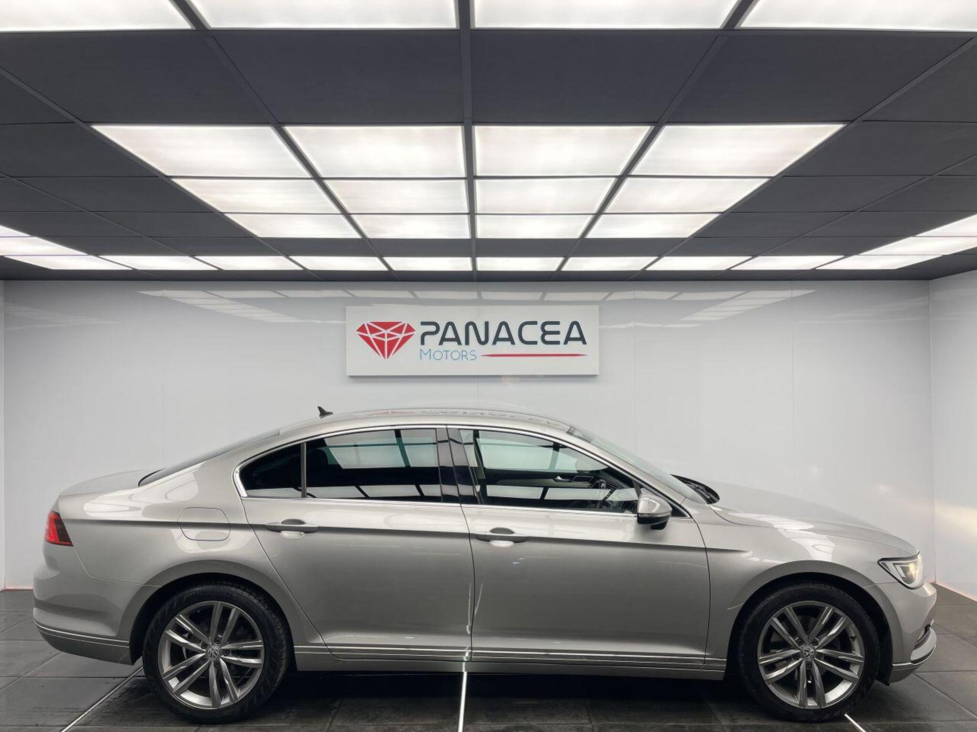 2016 Volkswagen PASSAT image 3