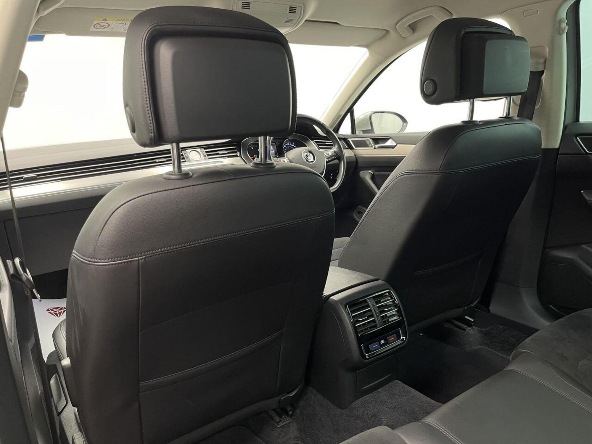 2016 Volkswagen PASSAT image 37
