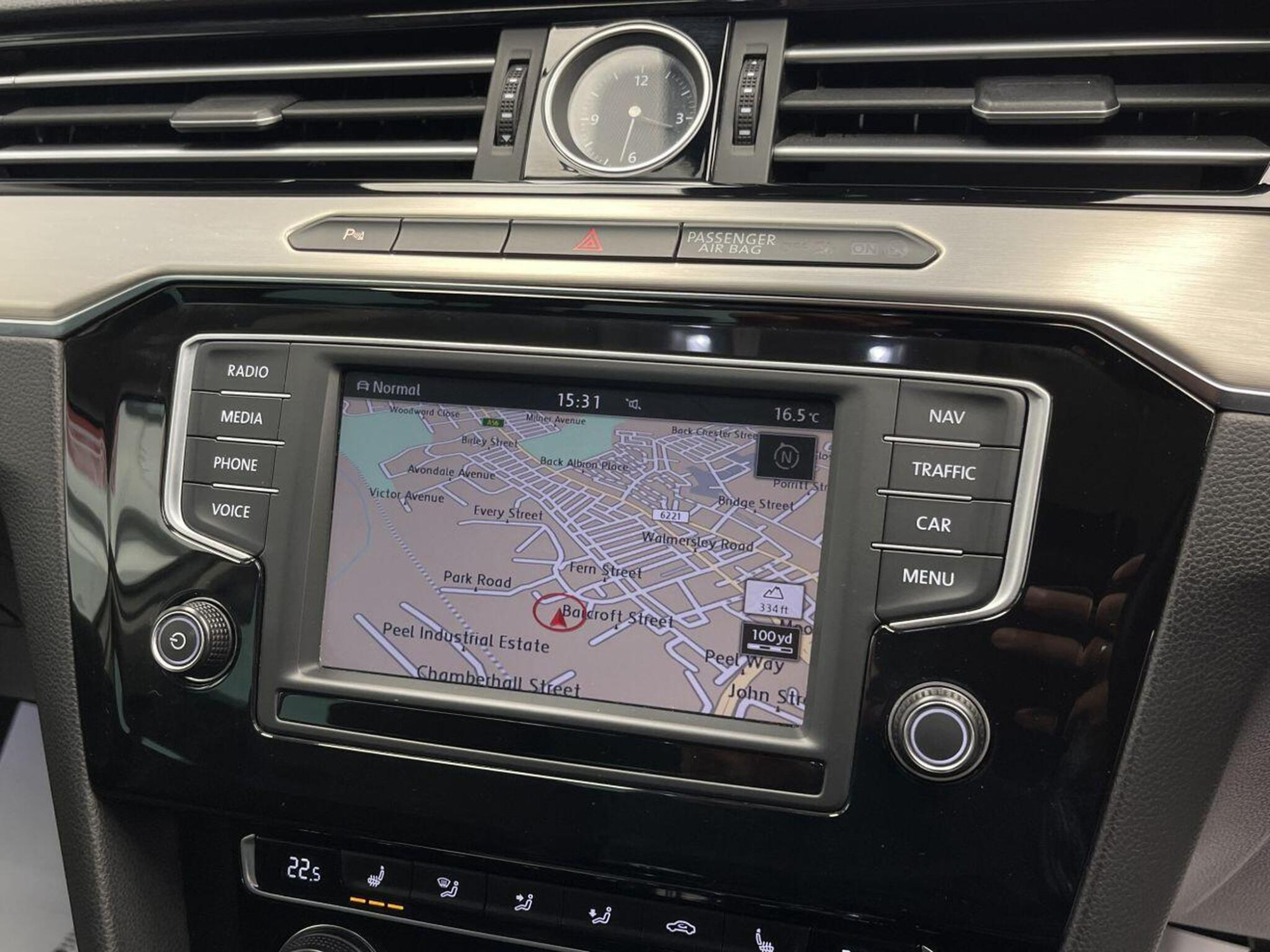 2016 Volkswagen PASSAT image 15