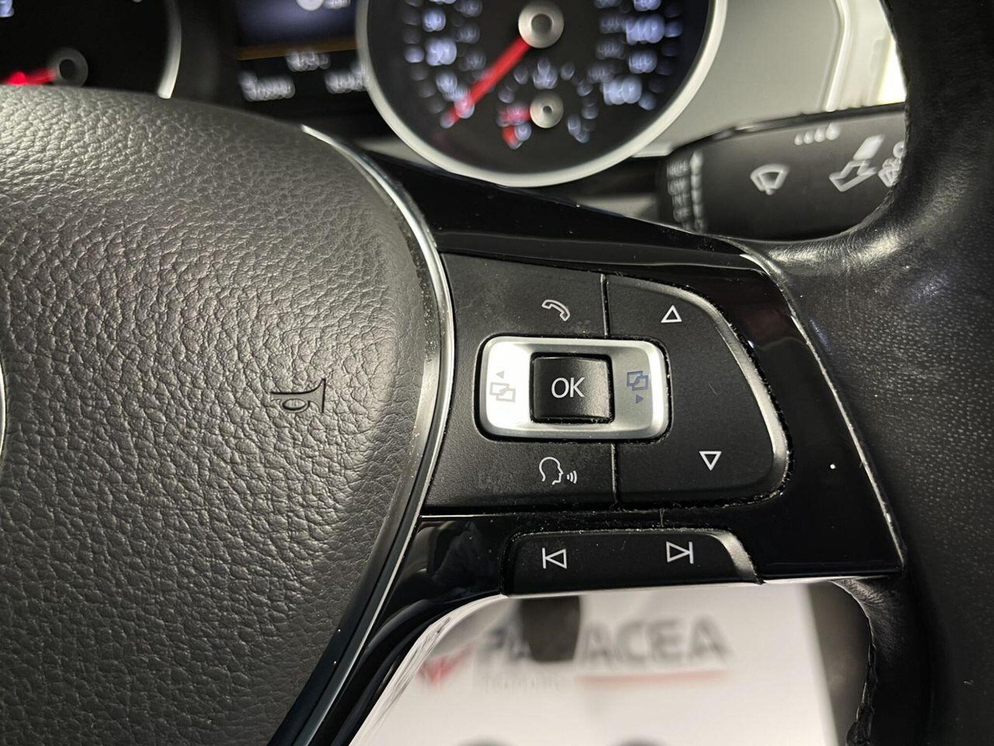 2016 Volkswagen PASSAT image 14