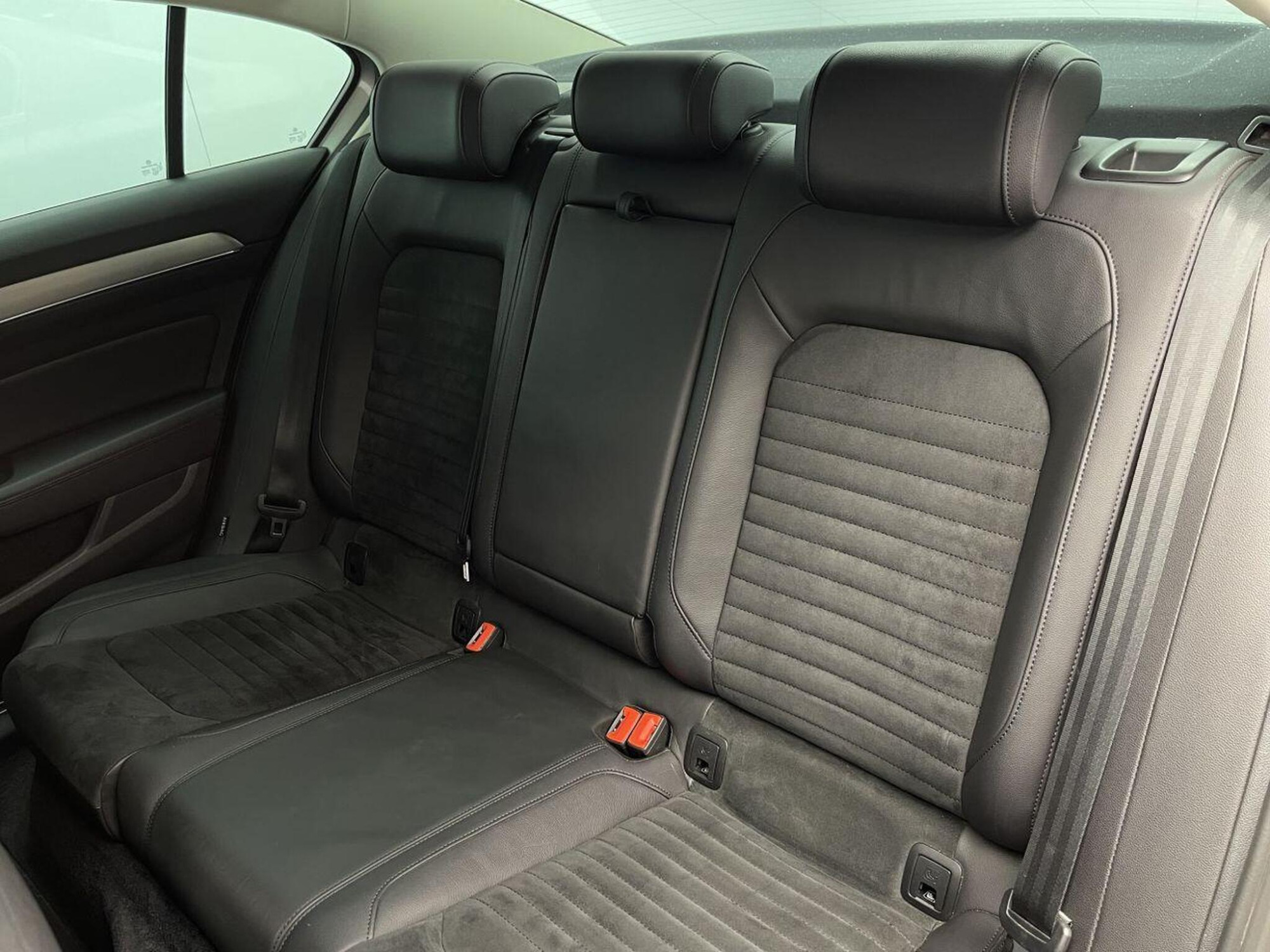2016 Volkswagen PASSAT image 39