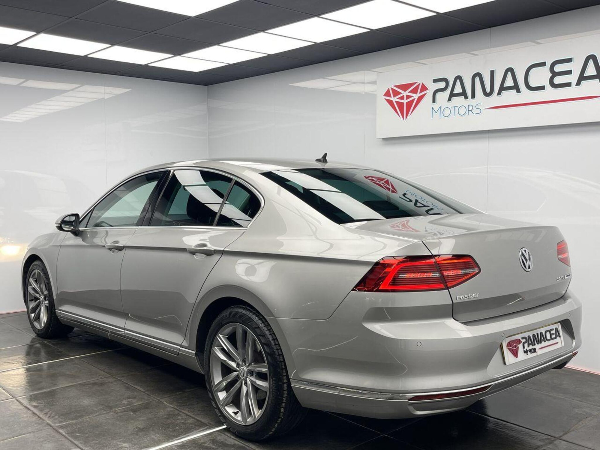 2016 Volkswagen PASSAT image 25