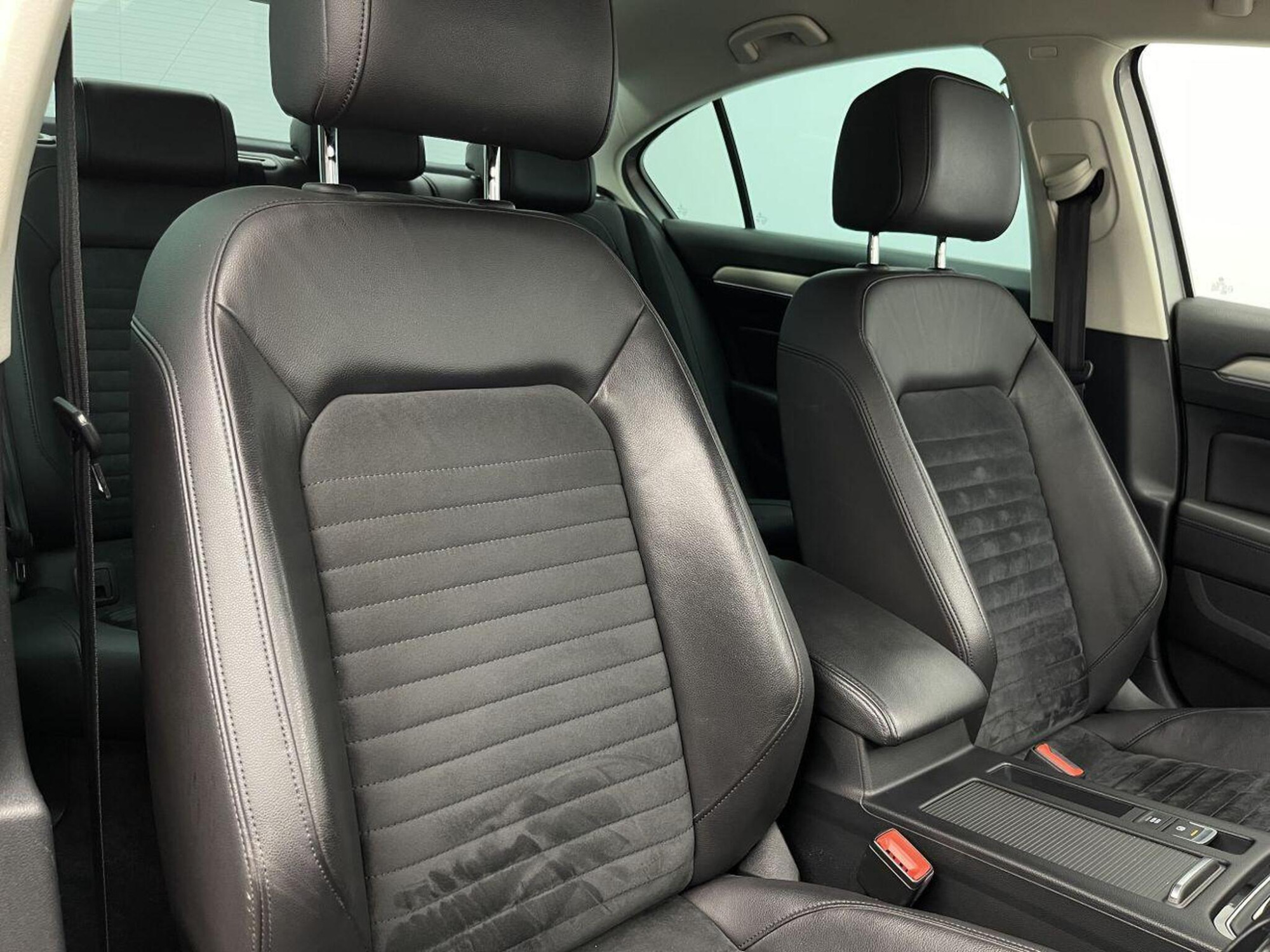 2016 Volkswagen PASSAT image 10