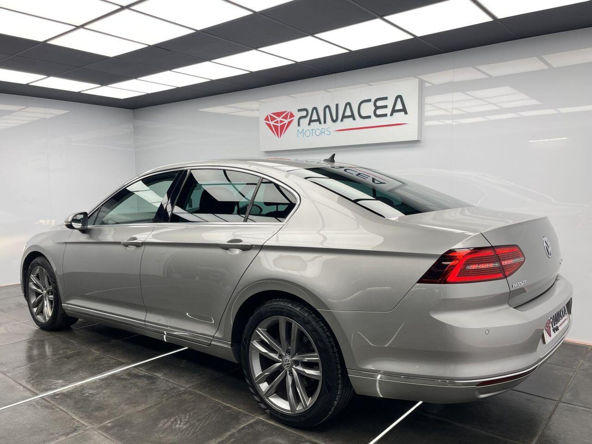2016 Volkswagen PASSAT image 27