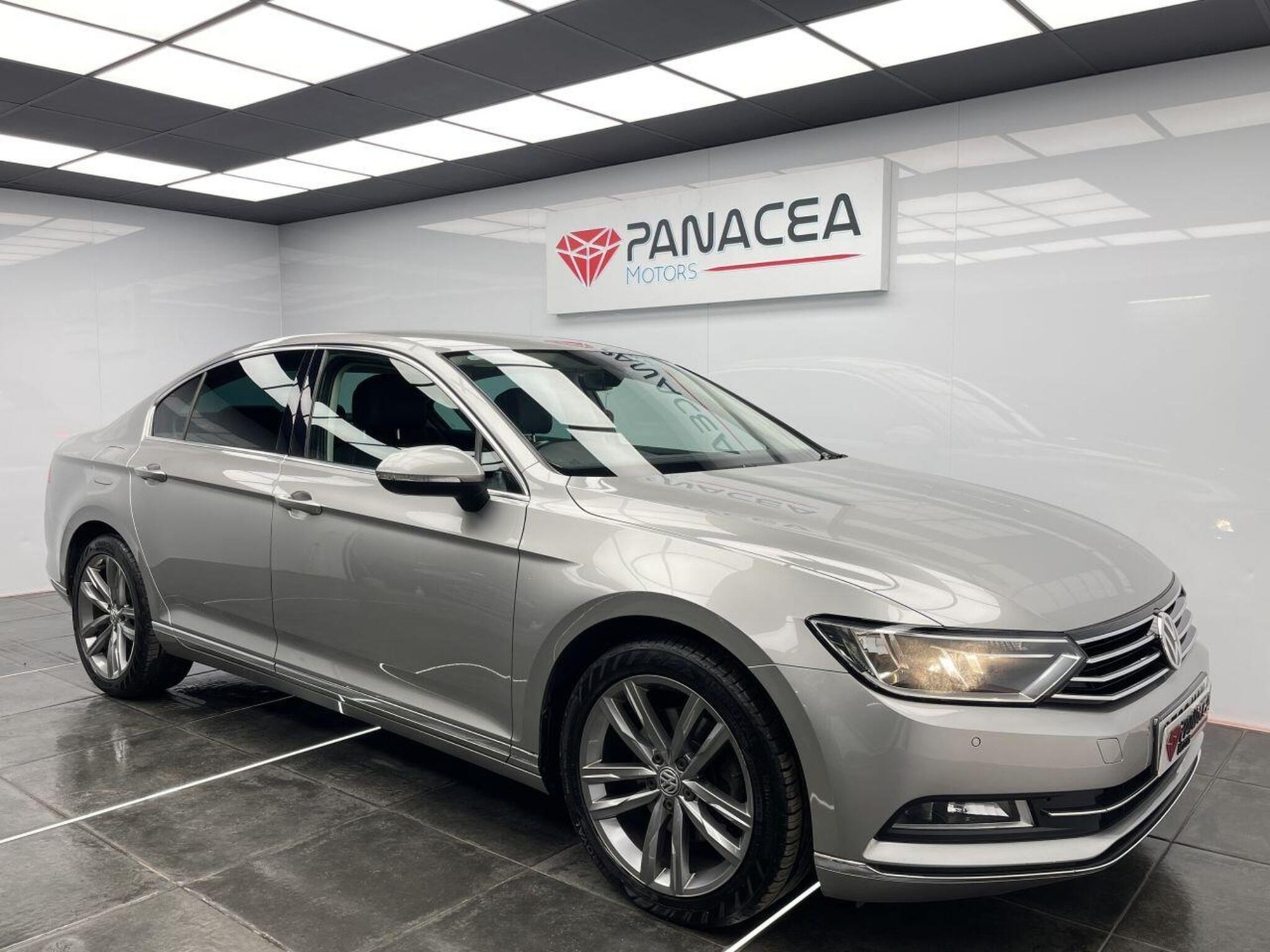 2016 Volkswagen PASSAT image 5