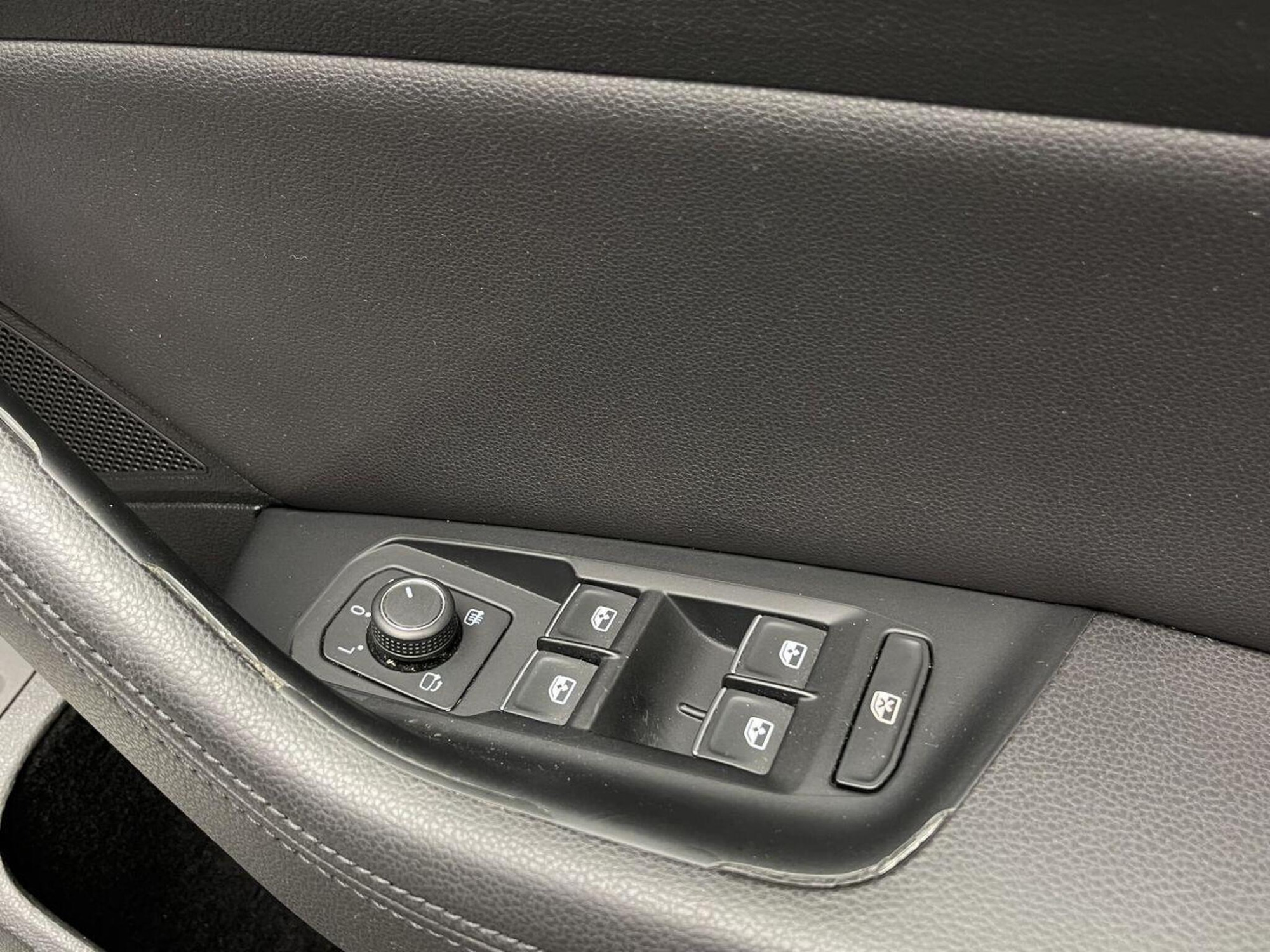 2016 Volkswagen PASSAT image 11