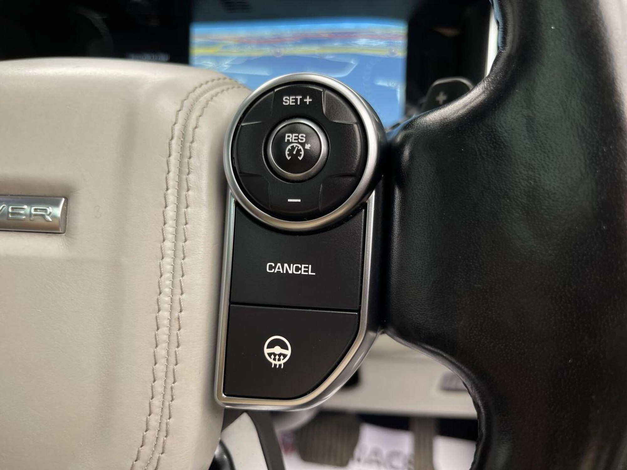 2017 Land Rover RANGE ROVER image 22