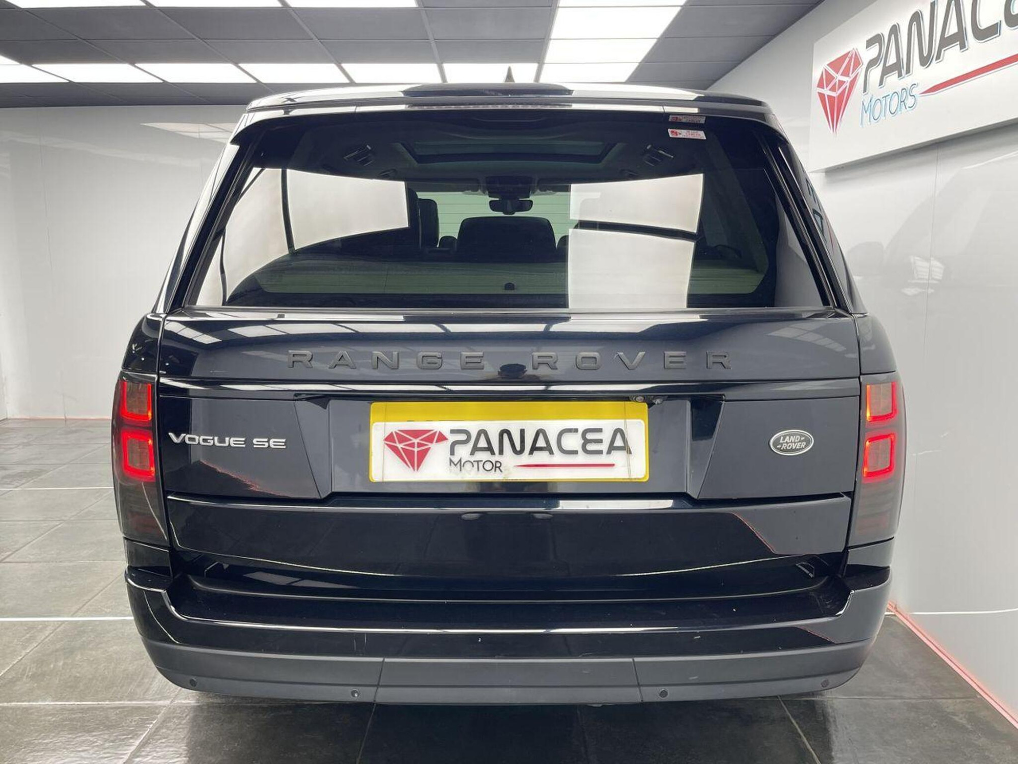 2017 Land Rover RANGE ROVER image 41