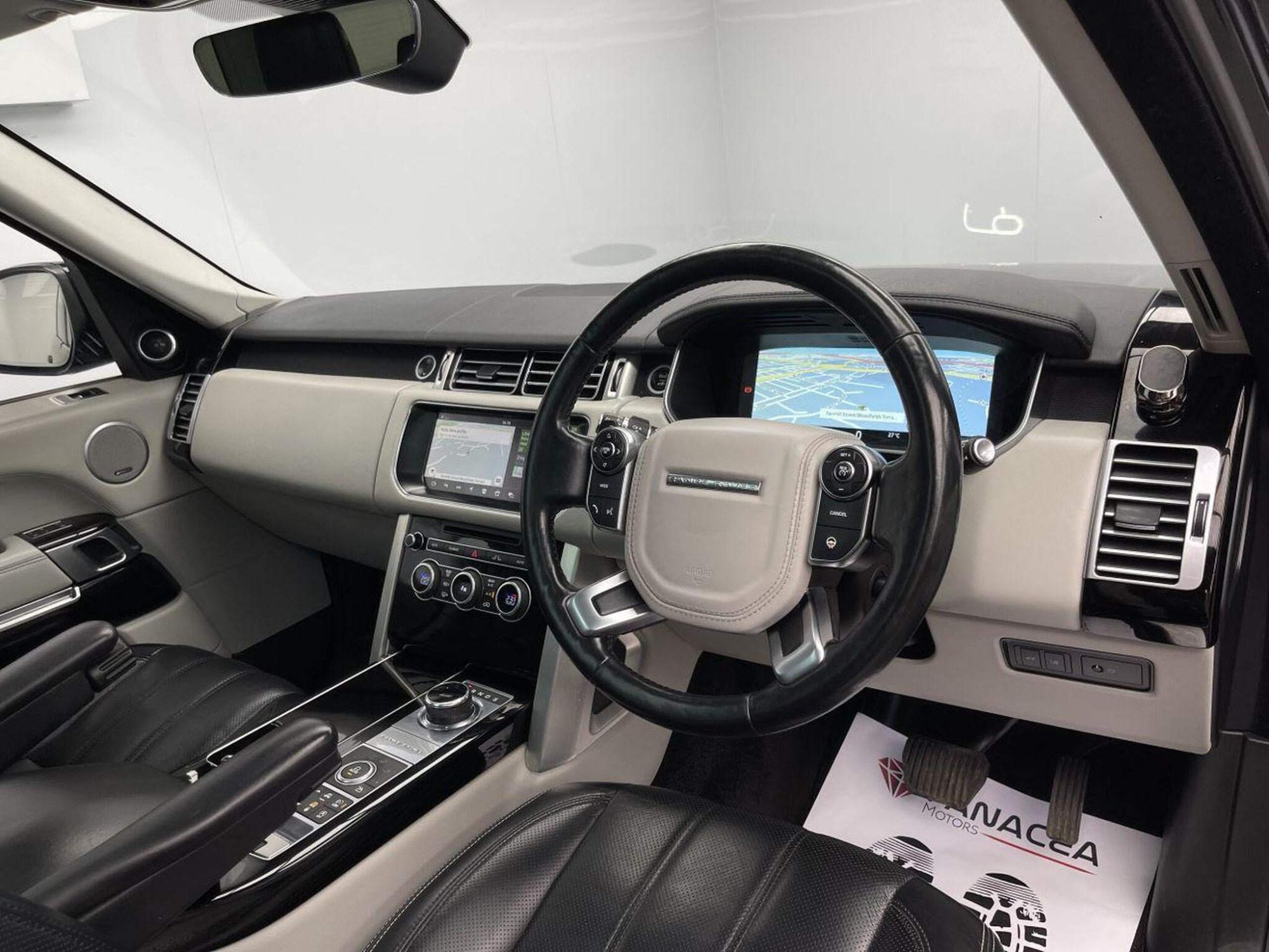 2017 Land Rover RANGE ROVER image 11