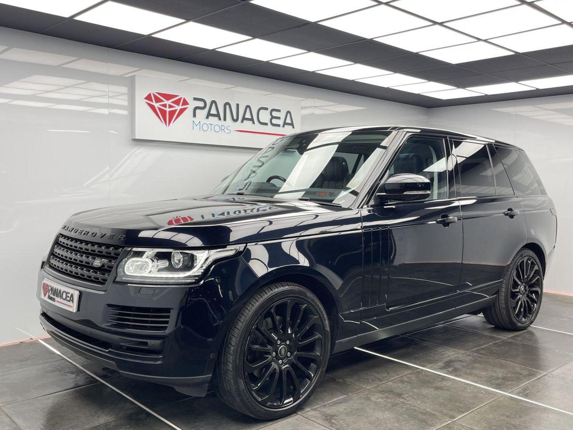2017 Land Rover RANGE ROVER image 39
