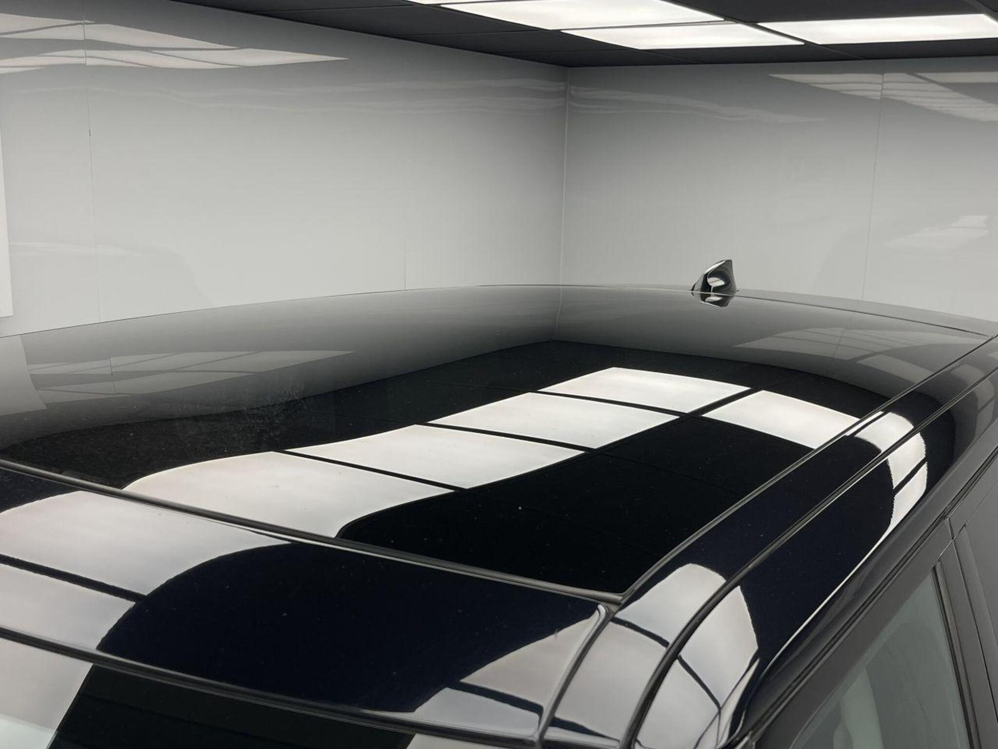 2017 Land Rover RANGE ROVER image 3
