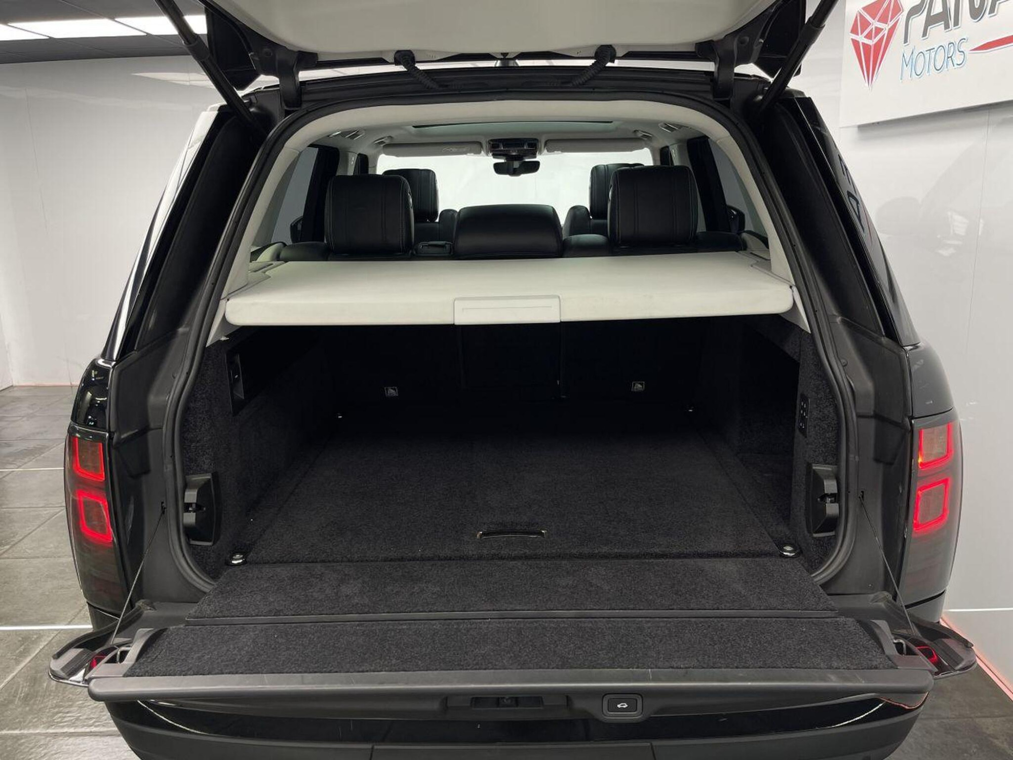 2017 Land Rover RANGE ROVER image 43