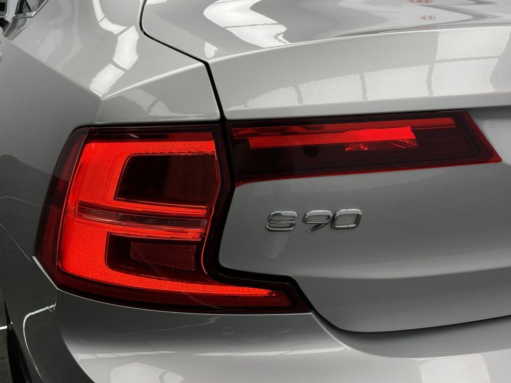 2017 Volvo S90 image 34