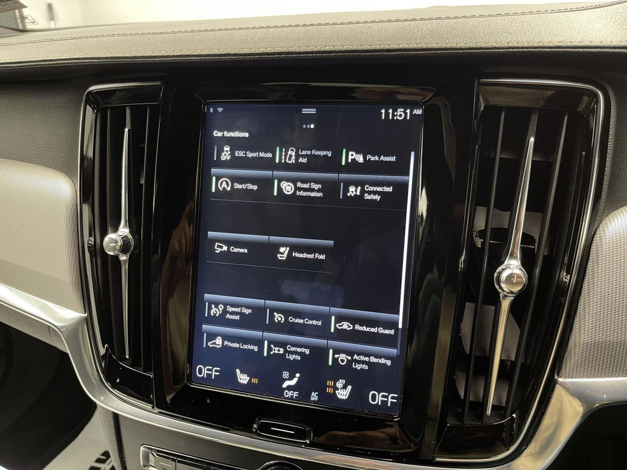 2017 Volvo S90 image 22