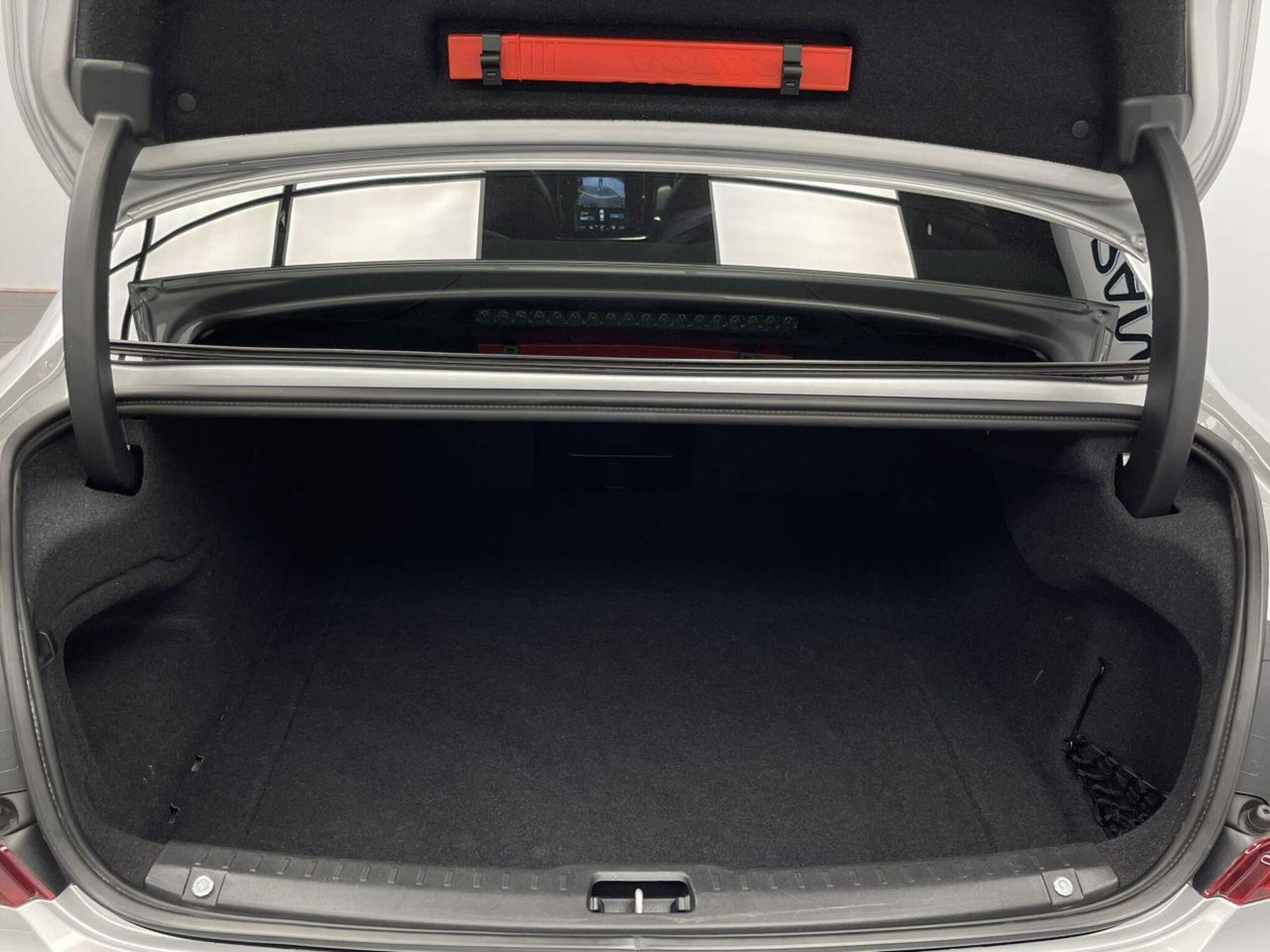 2017 Volvo S90 image 35