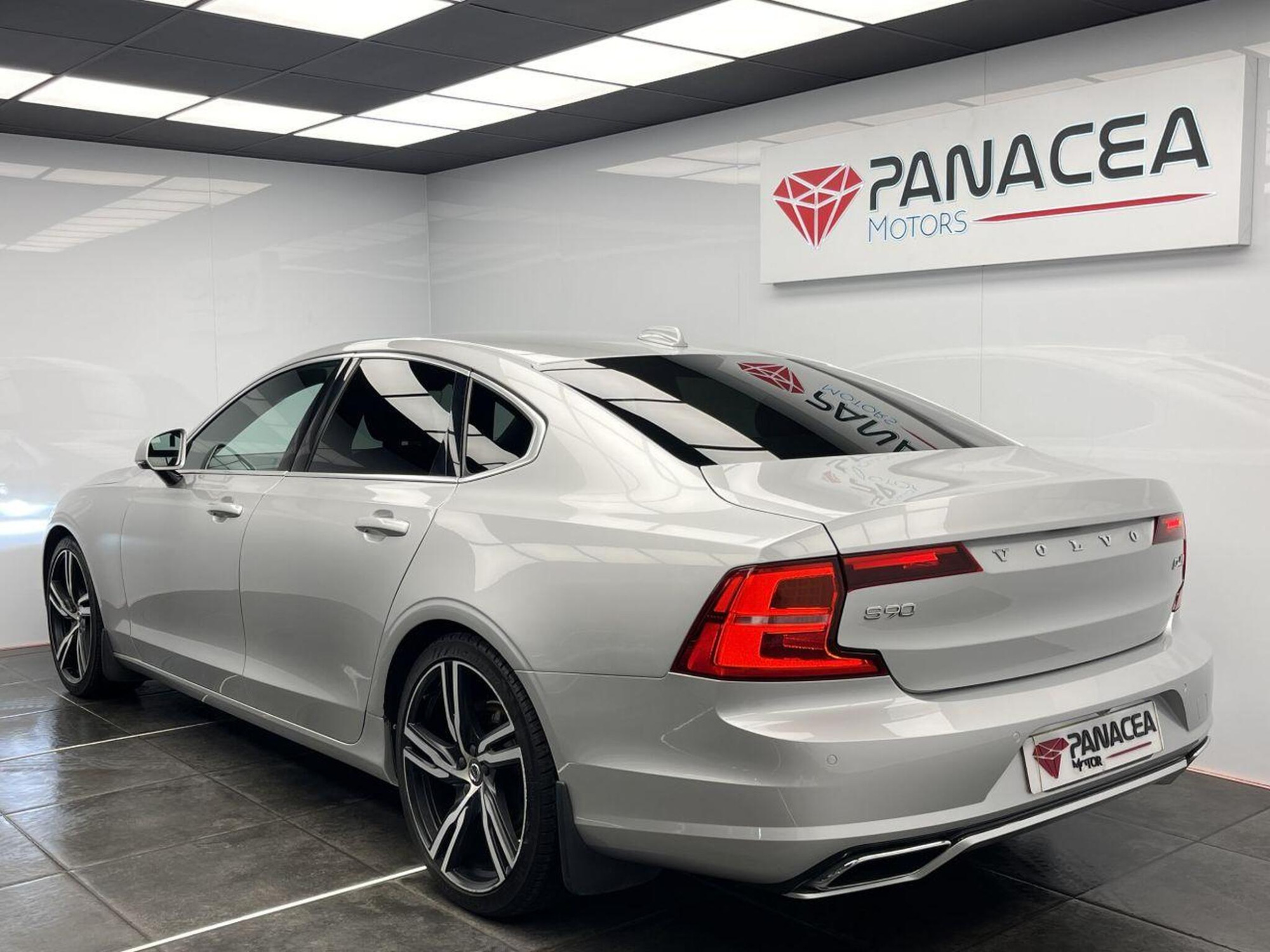 2017 Volvo S90 image 29