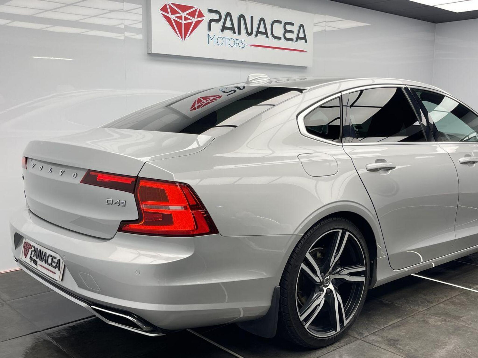 2017 Volvo S90 image 9