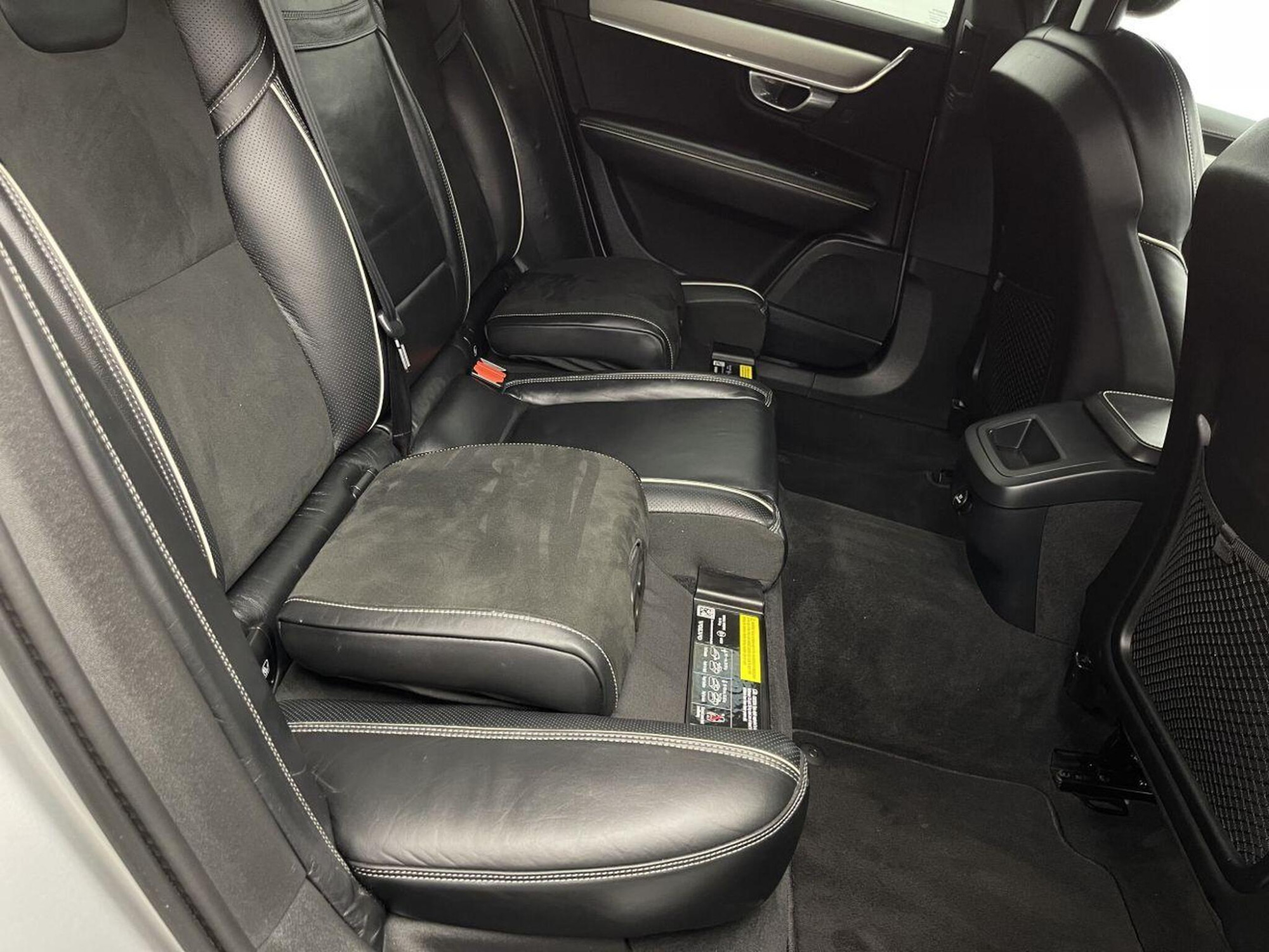 2017 Volvo S90 image 25
