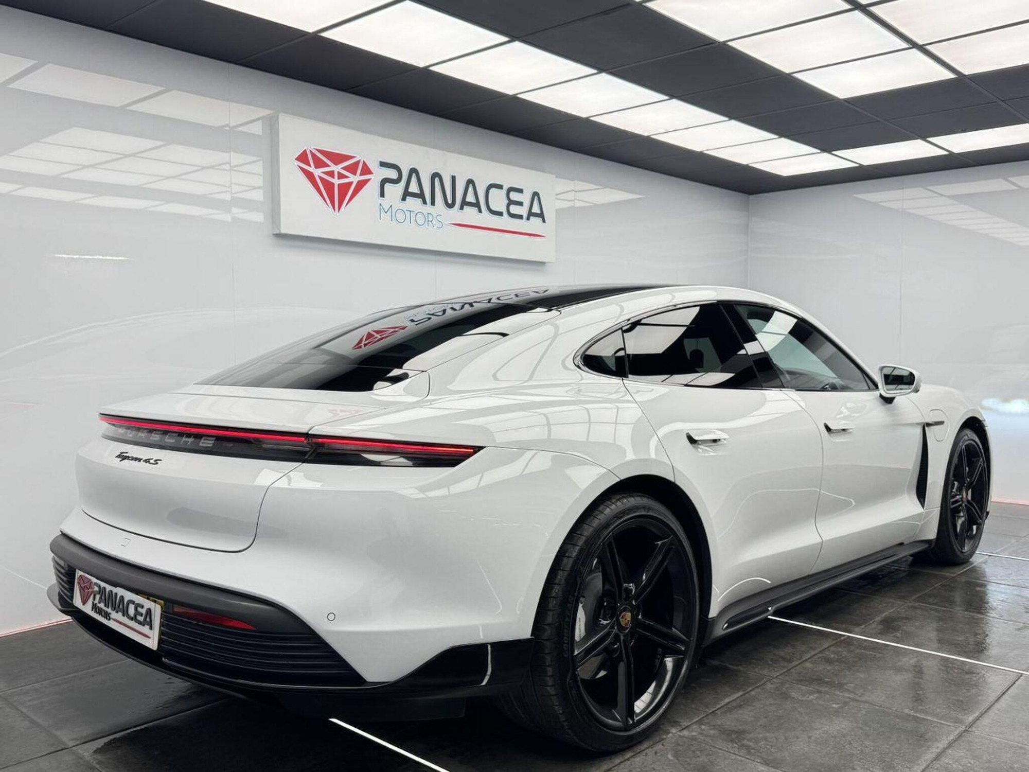 2020 Porsche TAYCAN image 2
