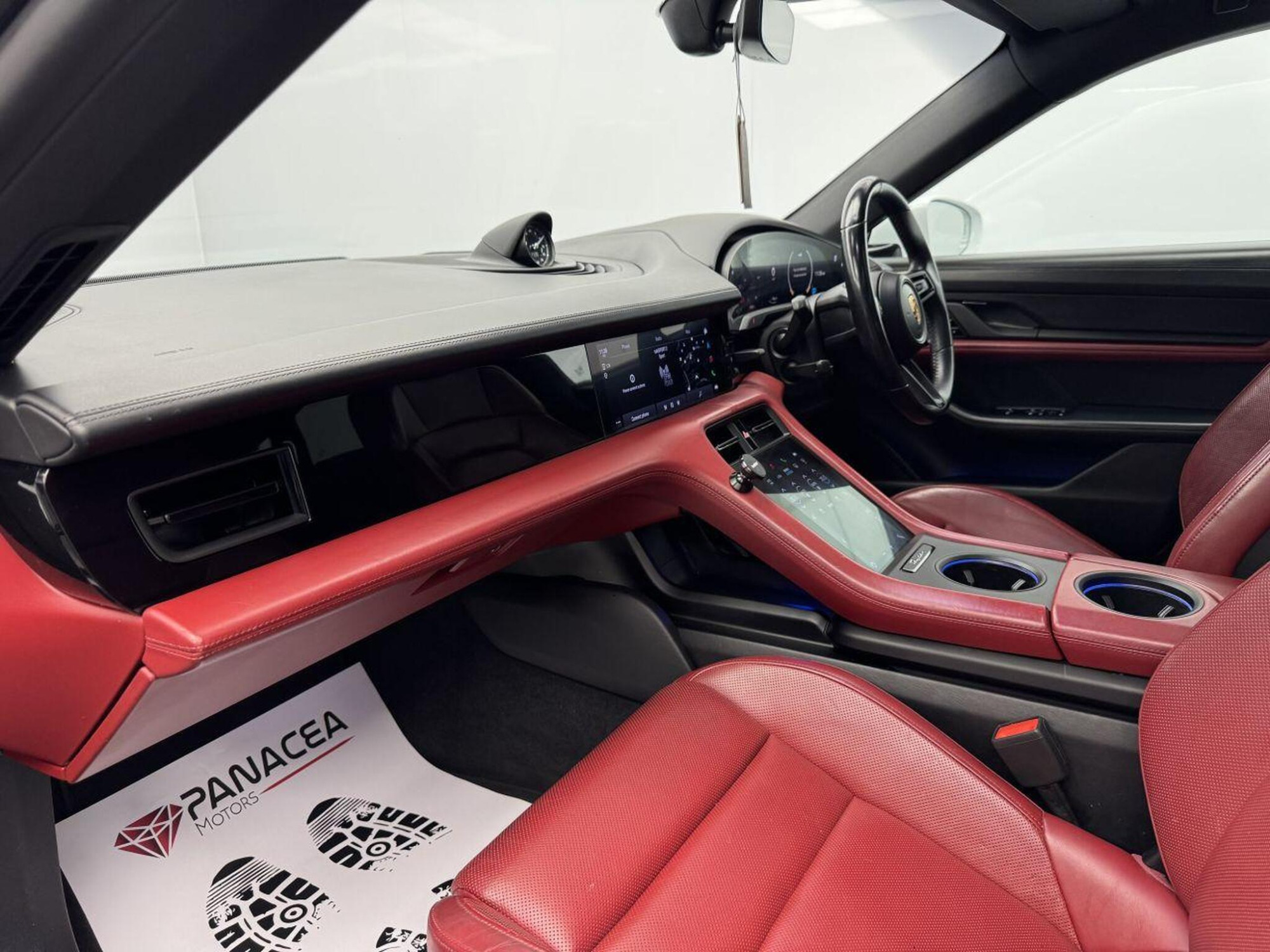 2020 Porsche TAYCAN image 11