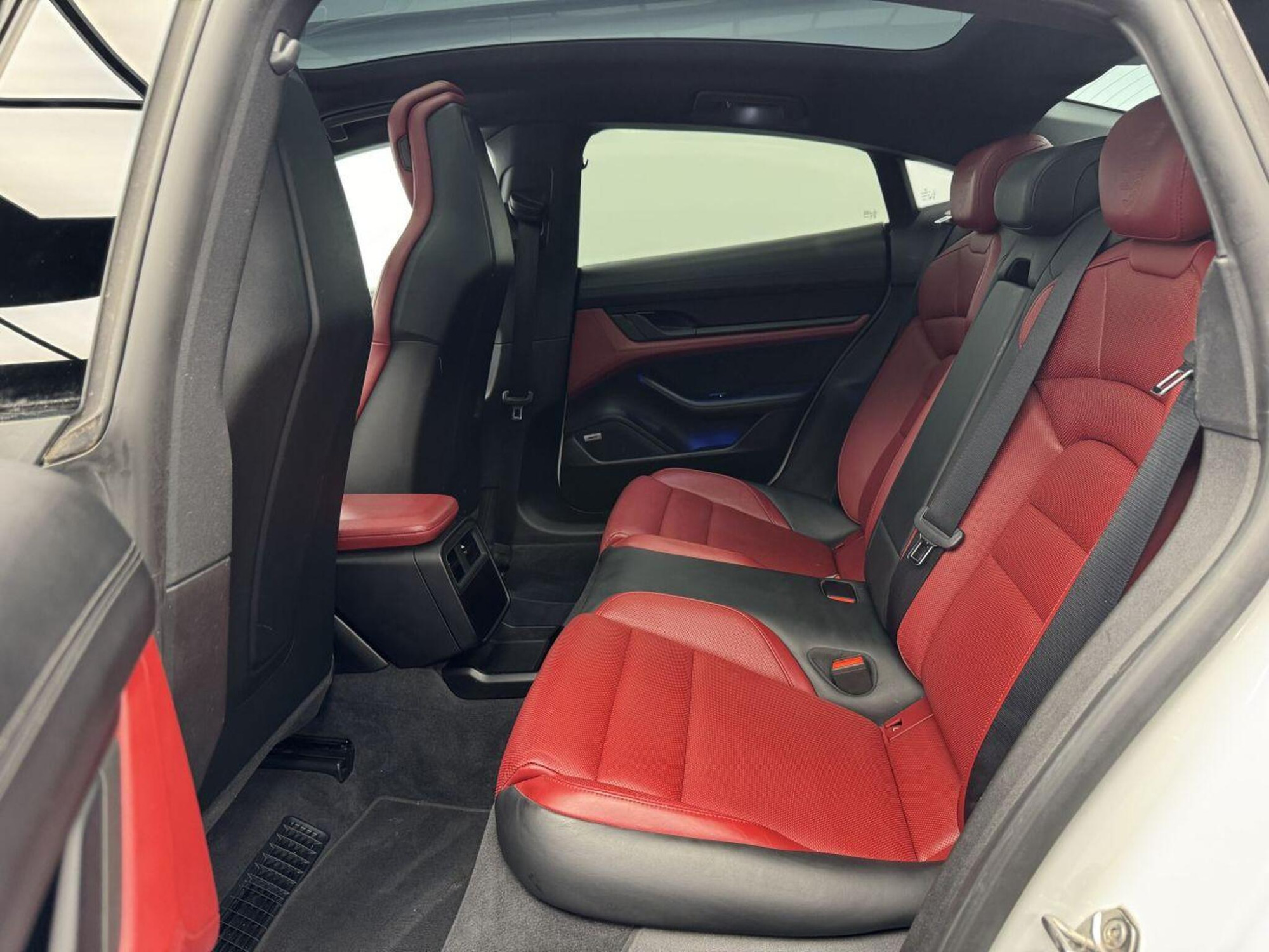 2020 Porsche TAYCAN image 16