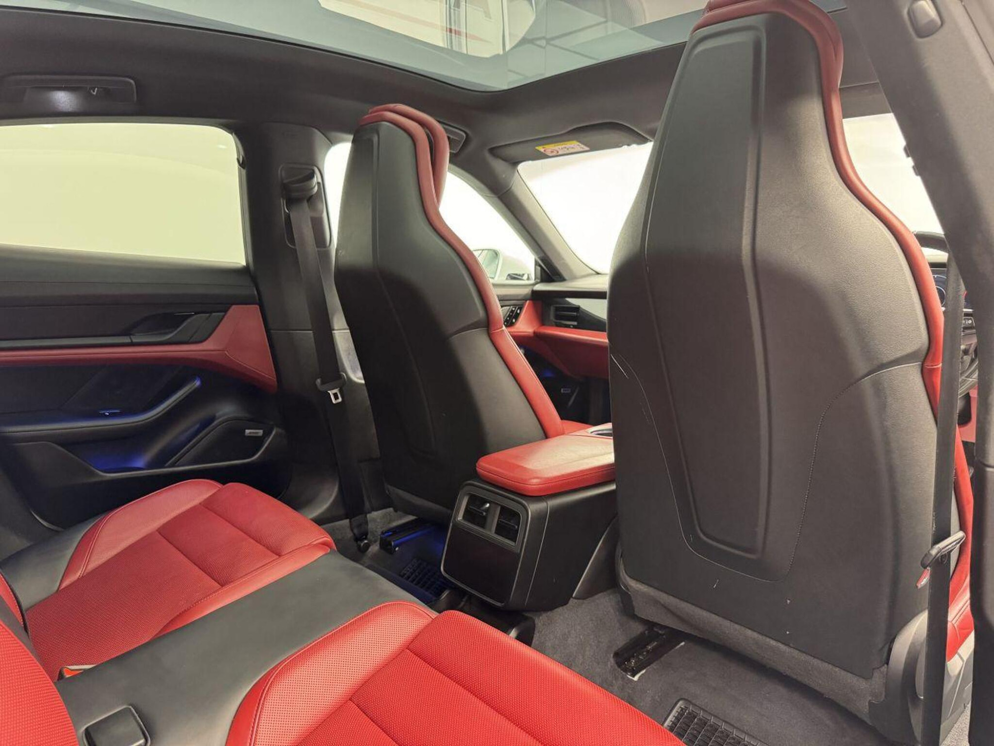2020 Porsche TAYCAN image 20
