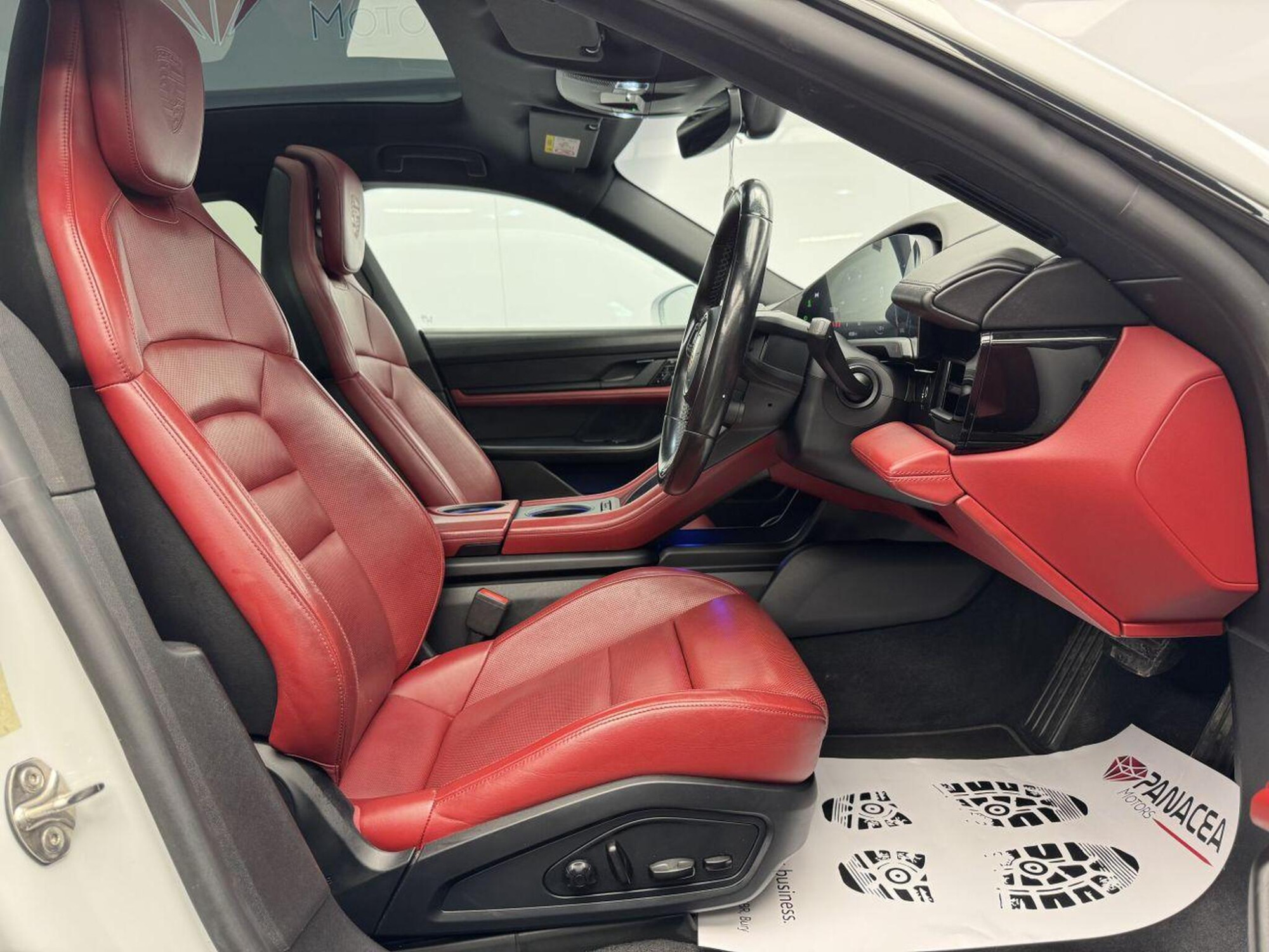 2020 Porsche TAYCAN image 24