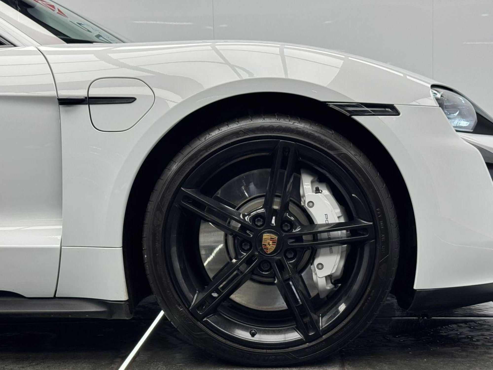 2020 Porsche TAYCAN image 29
