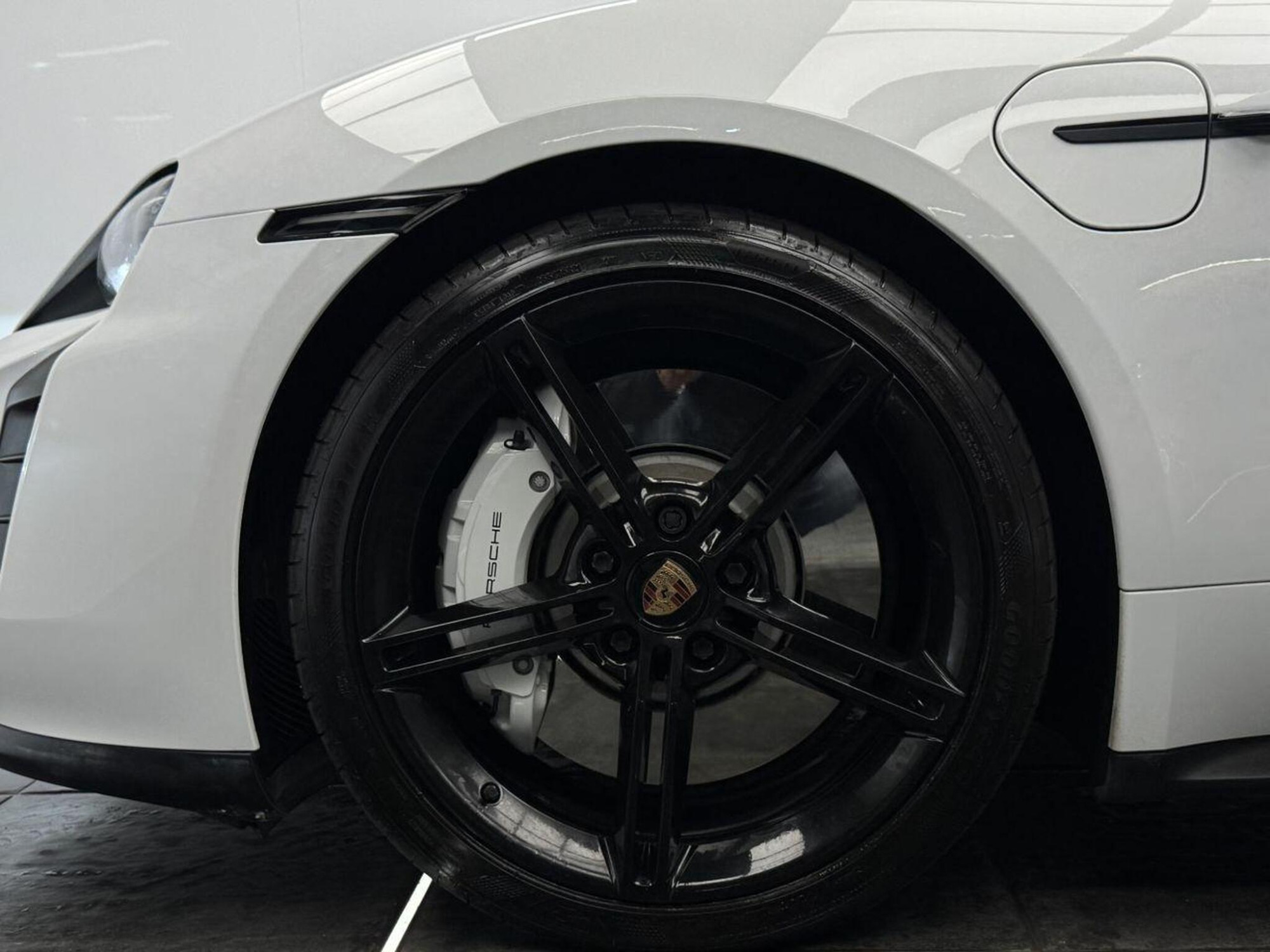 2020 Porsche TAYCAN image 15