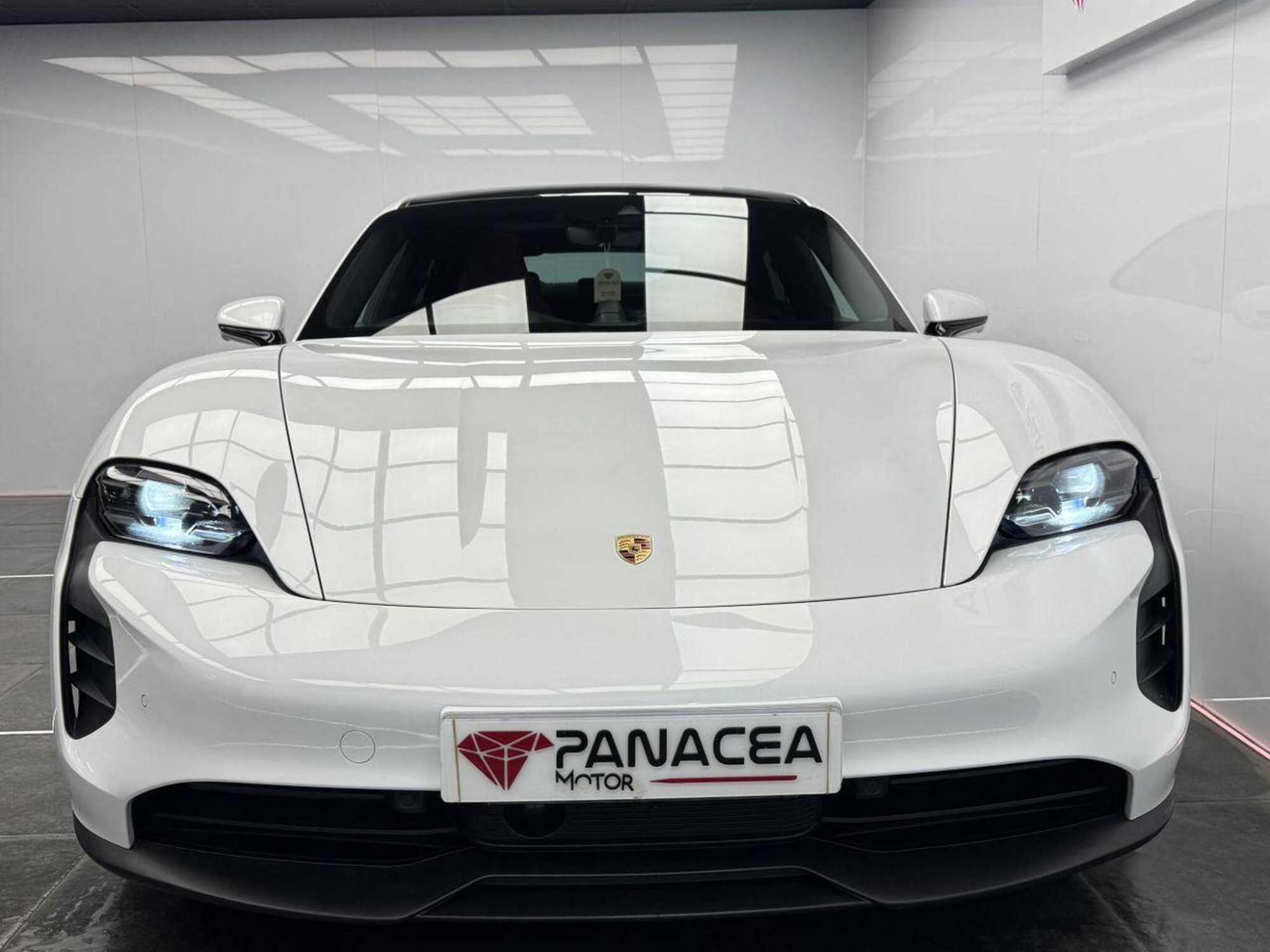 2020 Porsche TAYCAN image 7