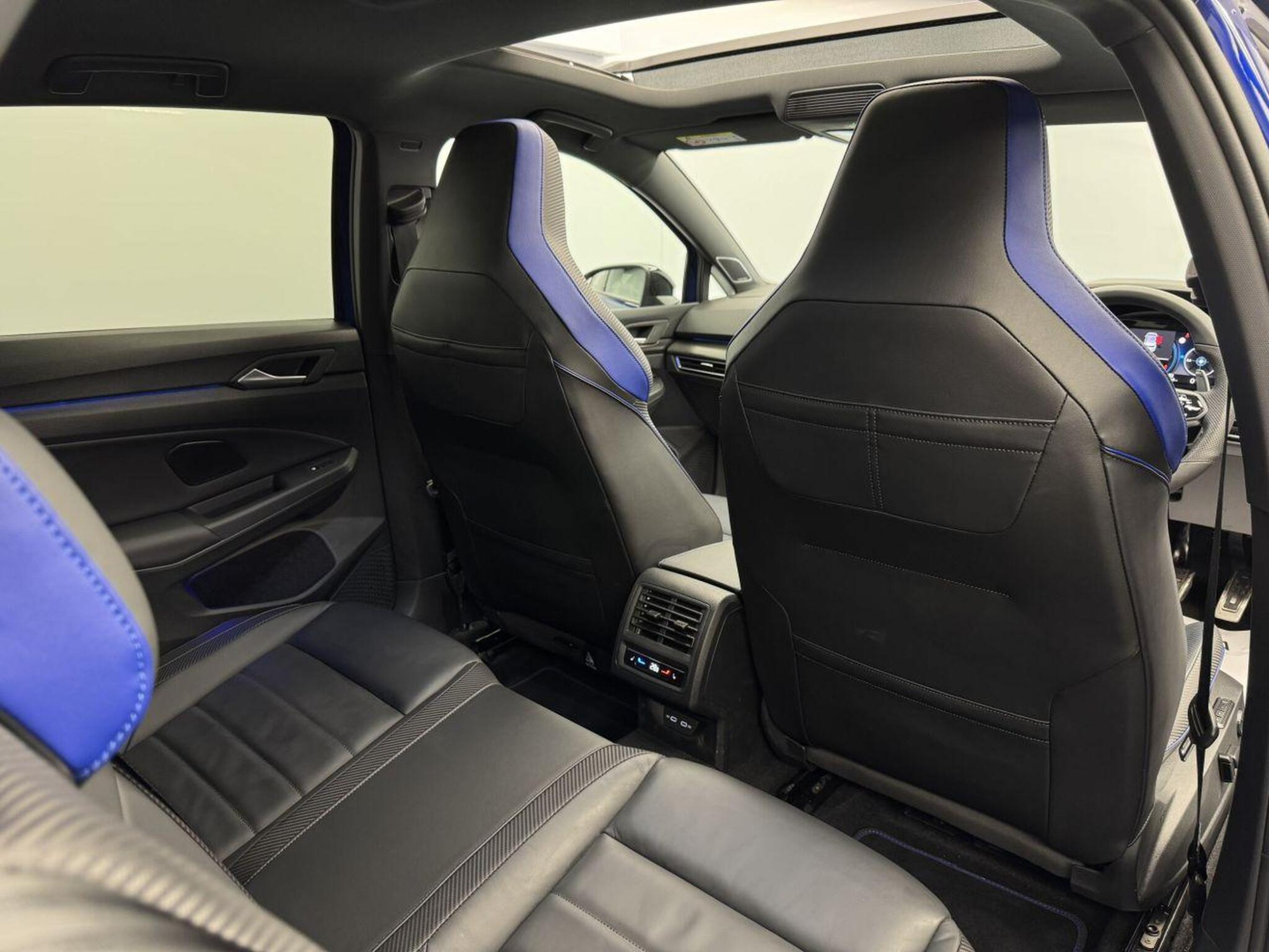 2024 Volkswagen GOLF image 21