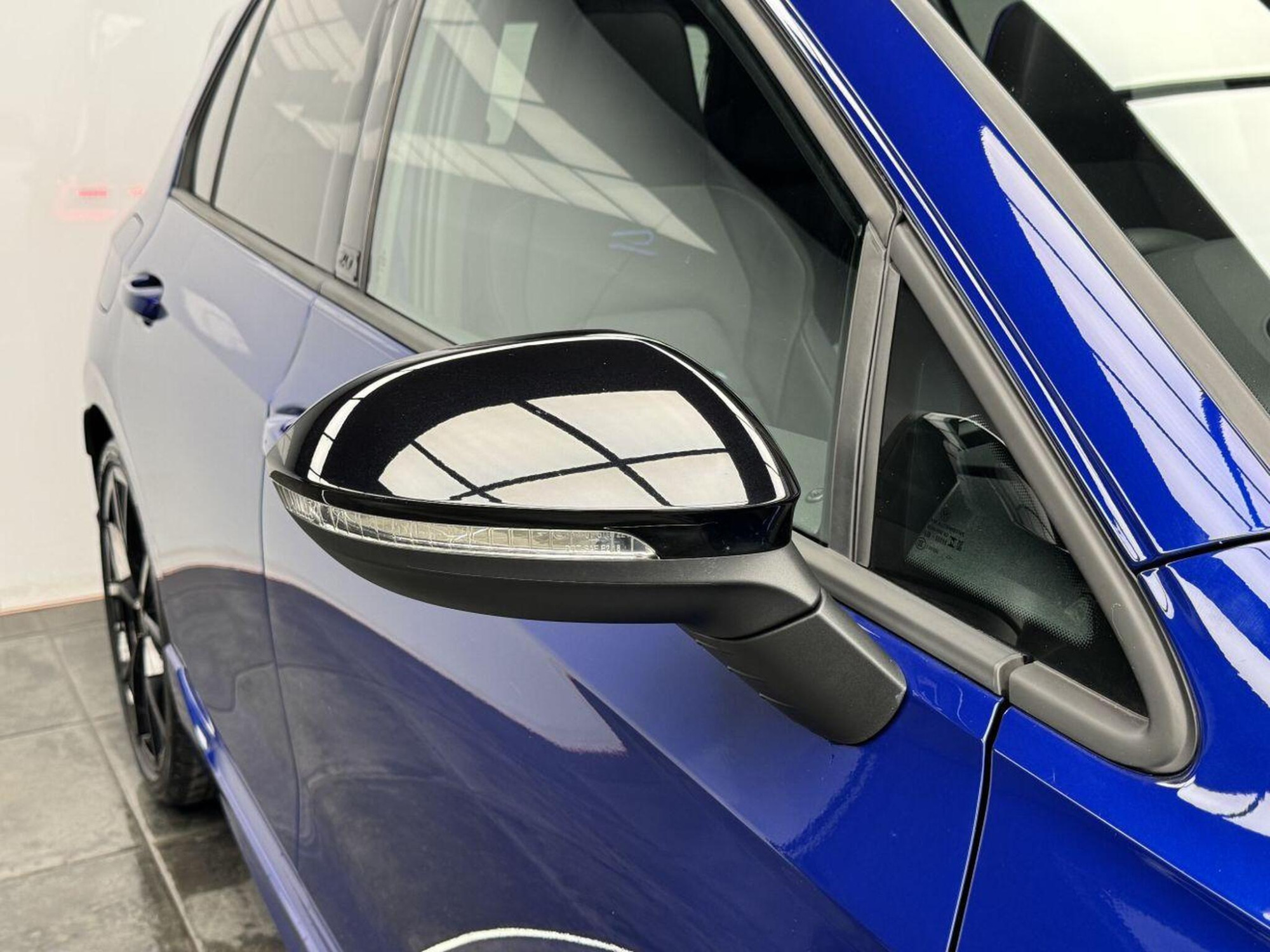 2024 Volkswagen GOLF image 39