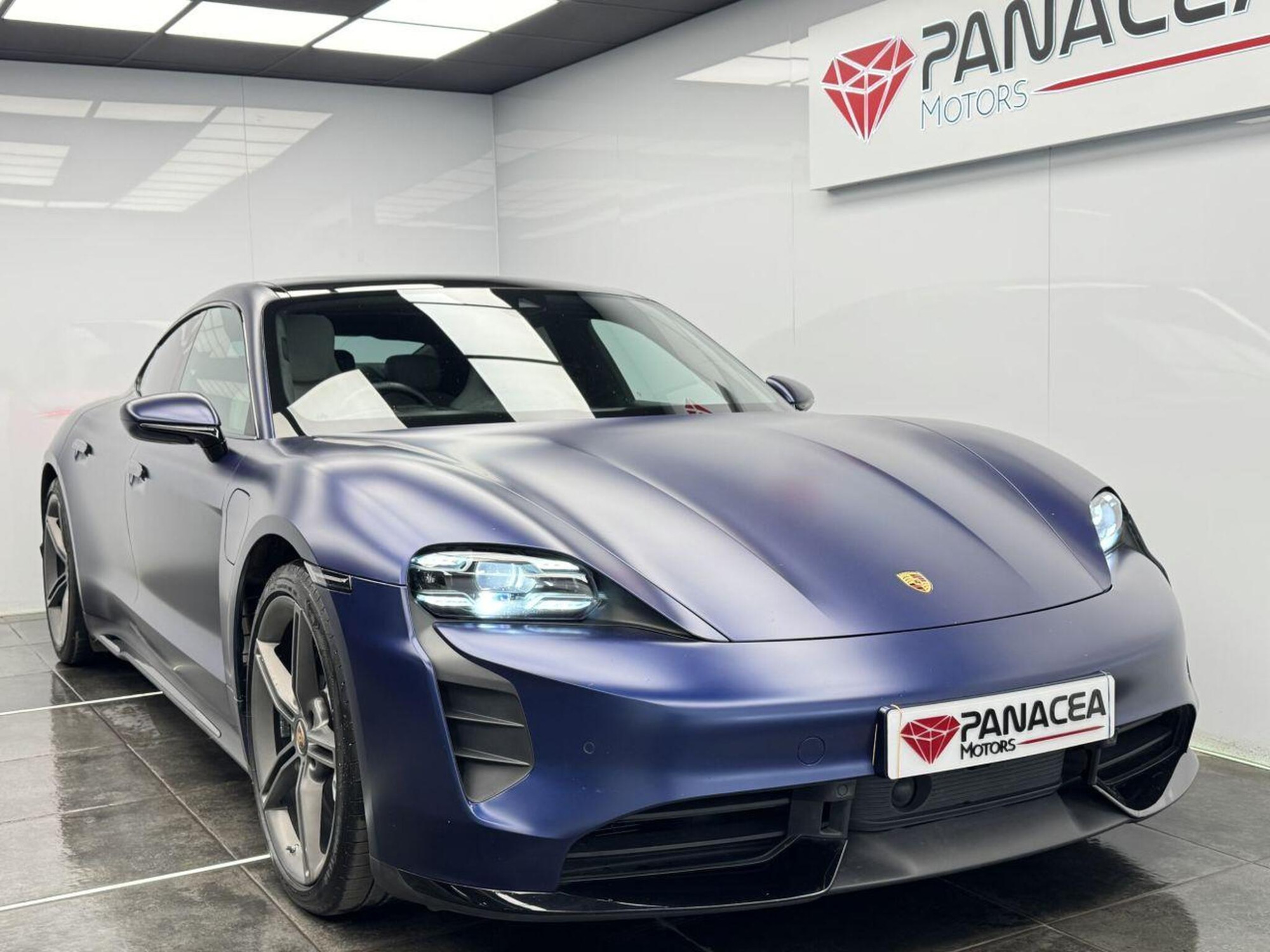 2020 Porsche TAYCAN image 36