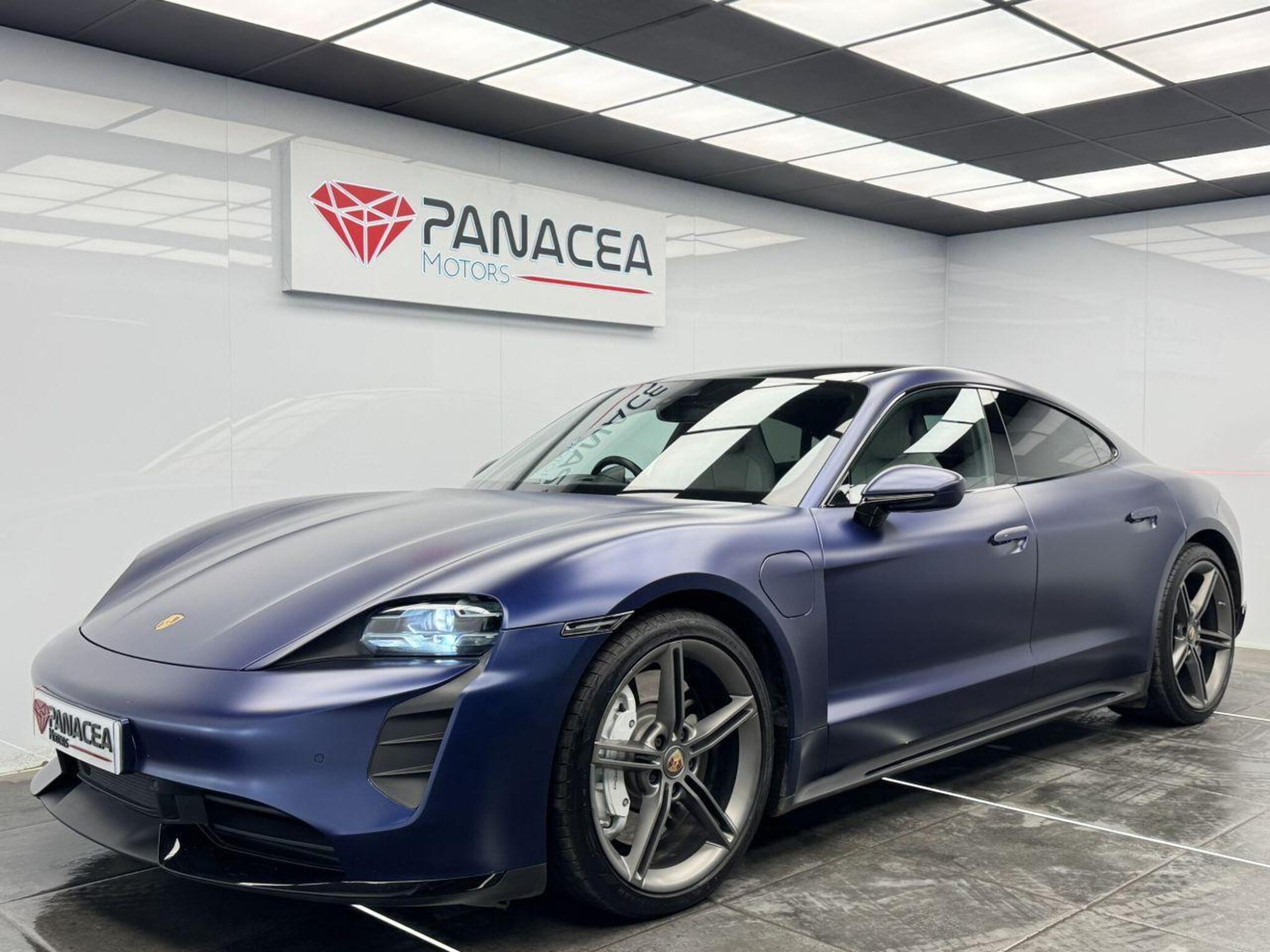 2020 Porsche TAYCAN image 2