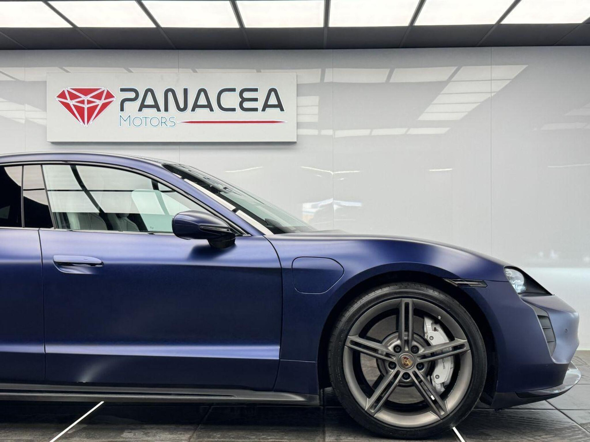2020 Porsche TAYCAN image 11
