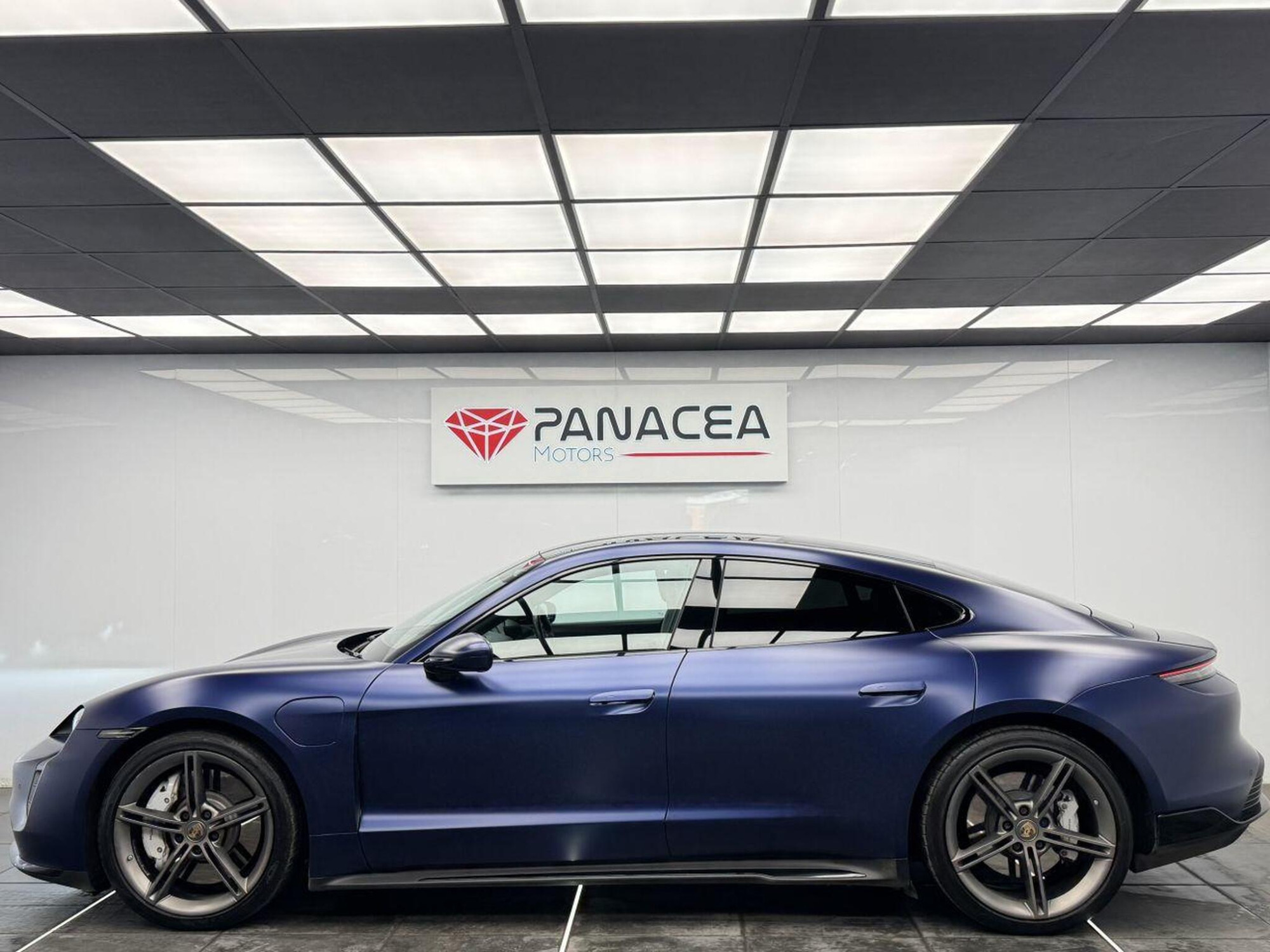2020 Porsche TAYCAN image 5