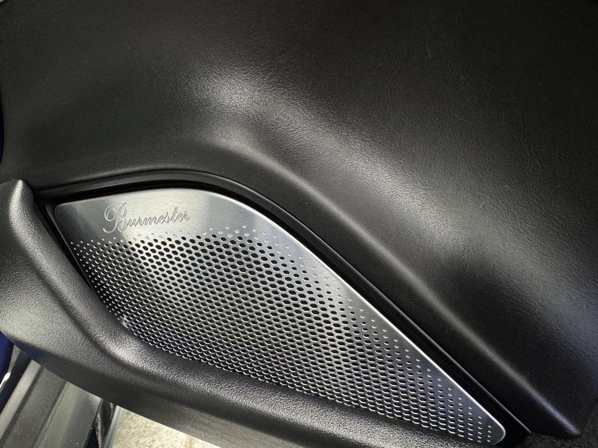 2020 Porsche TAYCAN image 34