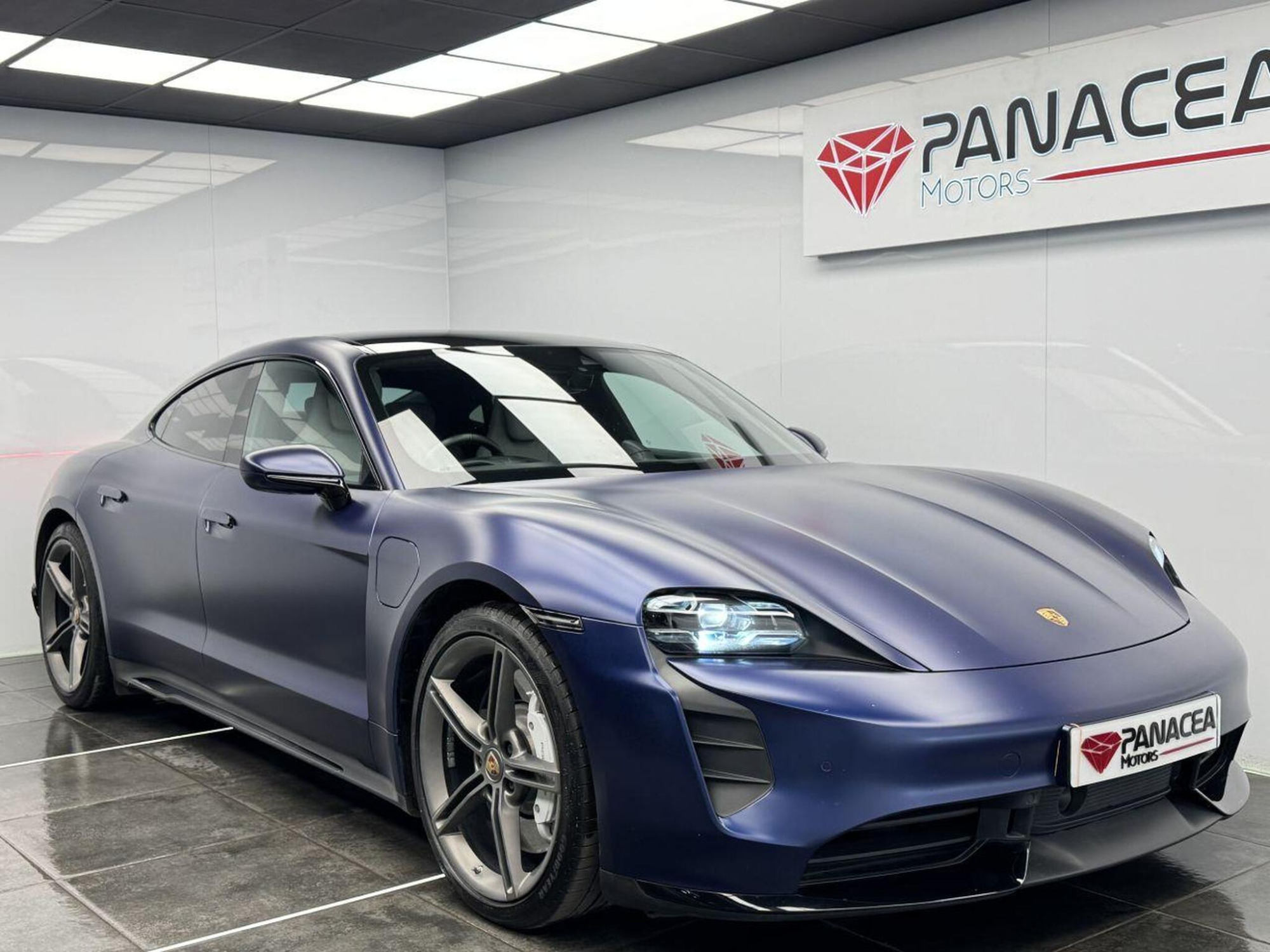 2020 Porsche TAYCAN image 35