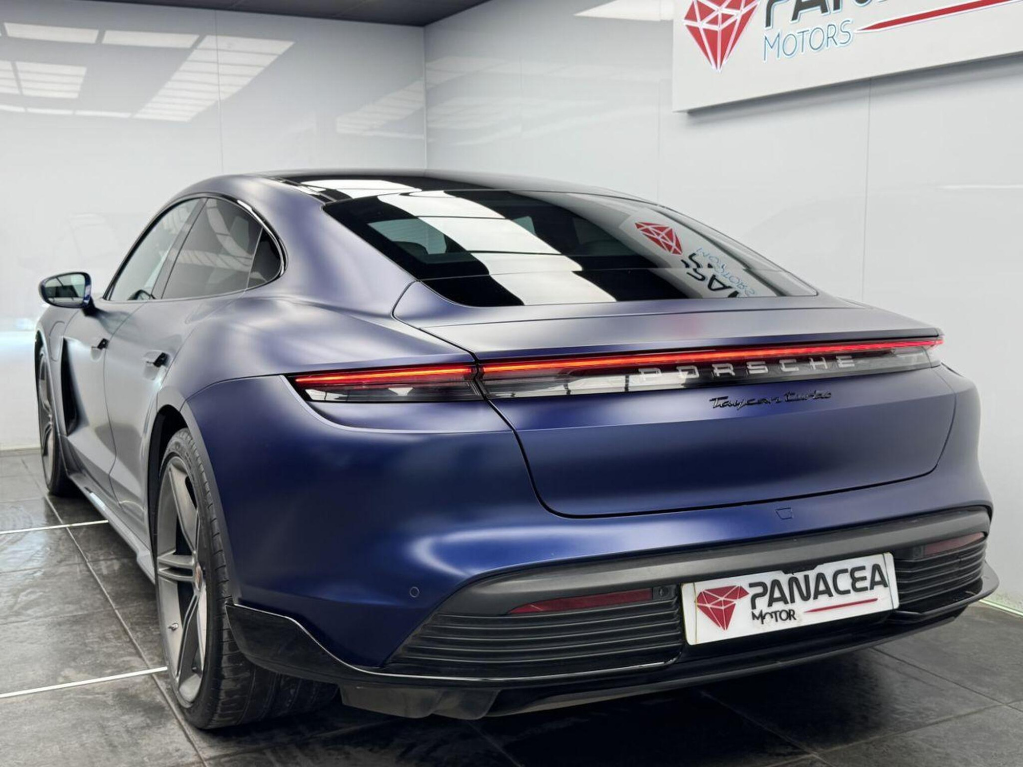 2020 Porsche TAYCAN image 14