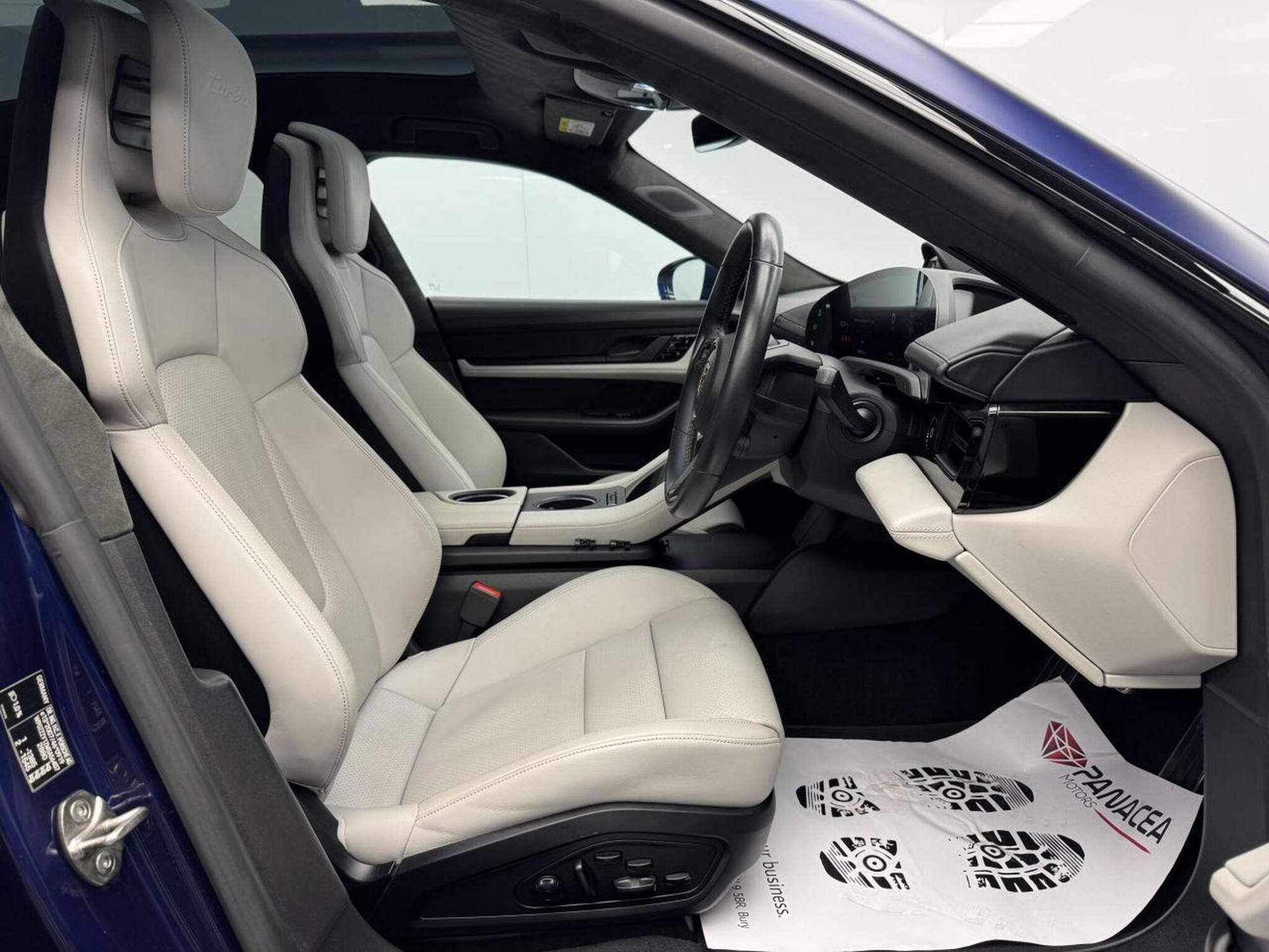 2020 Porsche TAYCAN image 12