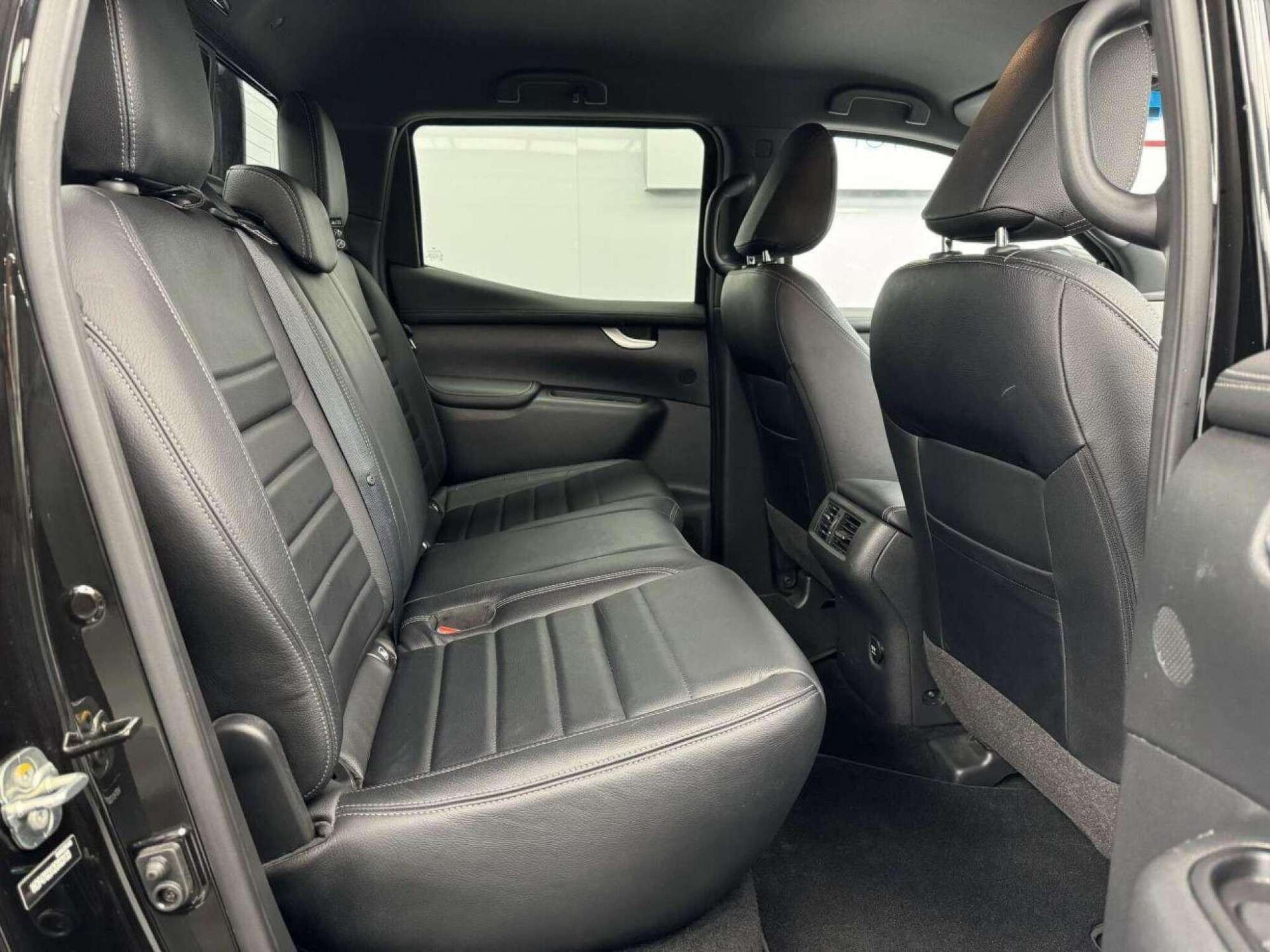 2017 Mercedes-Benz X-CLASS image 37