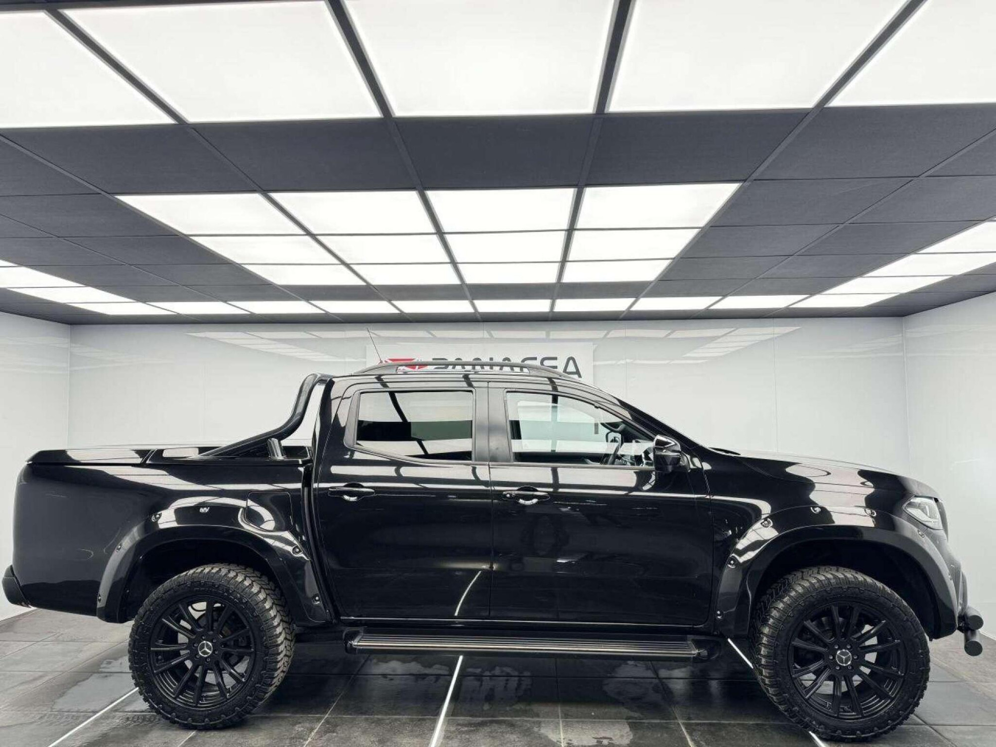 2017 Mercedes-Benz X-CLASS image 9