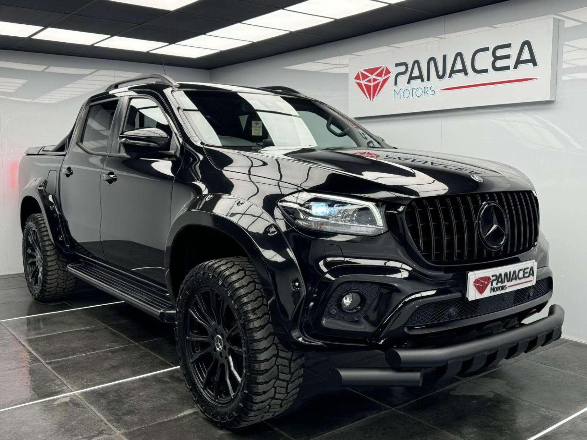Mercedes-Benz X-CLASS