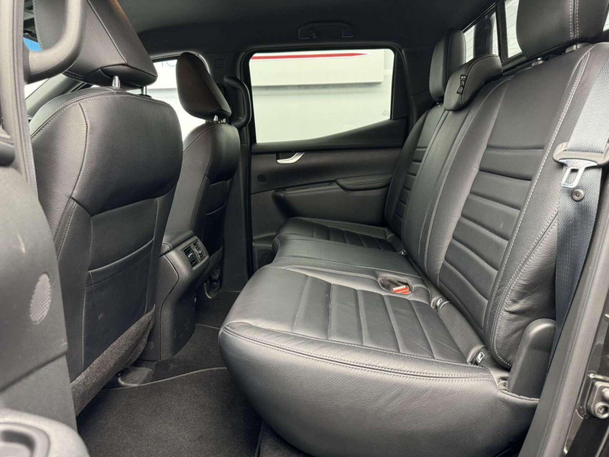2017 Mercedes-Benz X-CLASS image 18