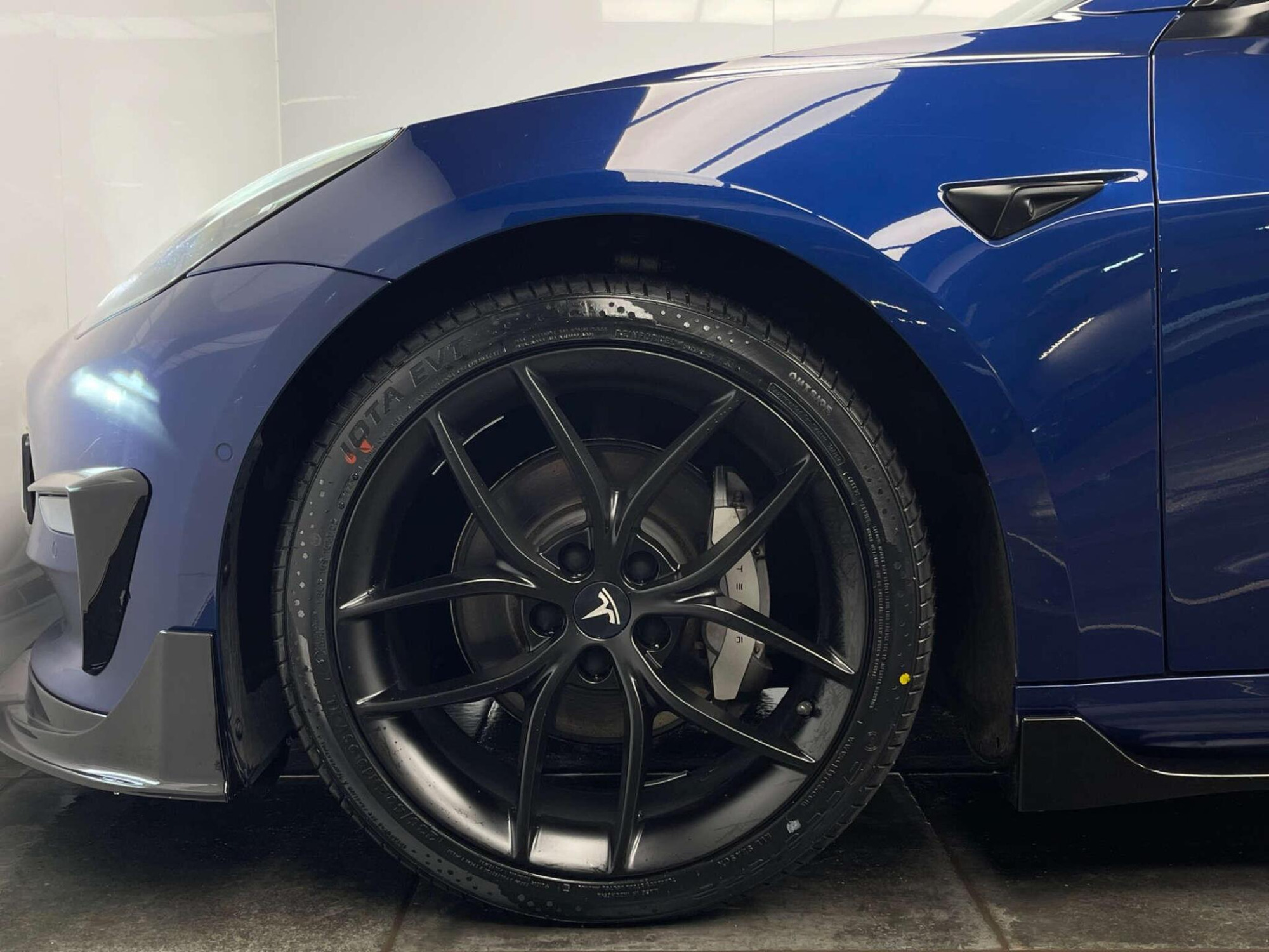 2021 Tesla Model 3 image 25